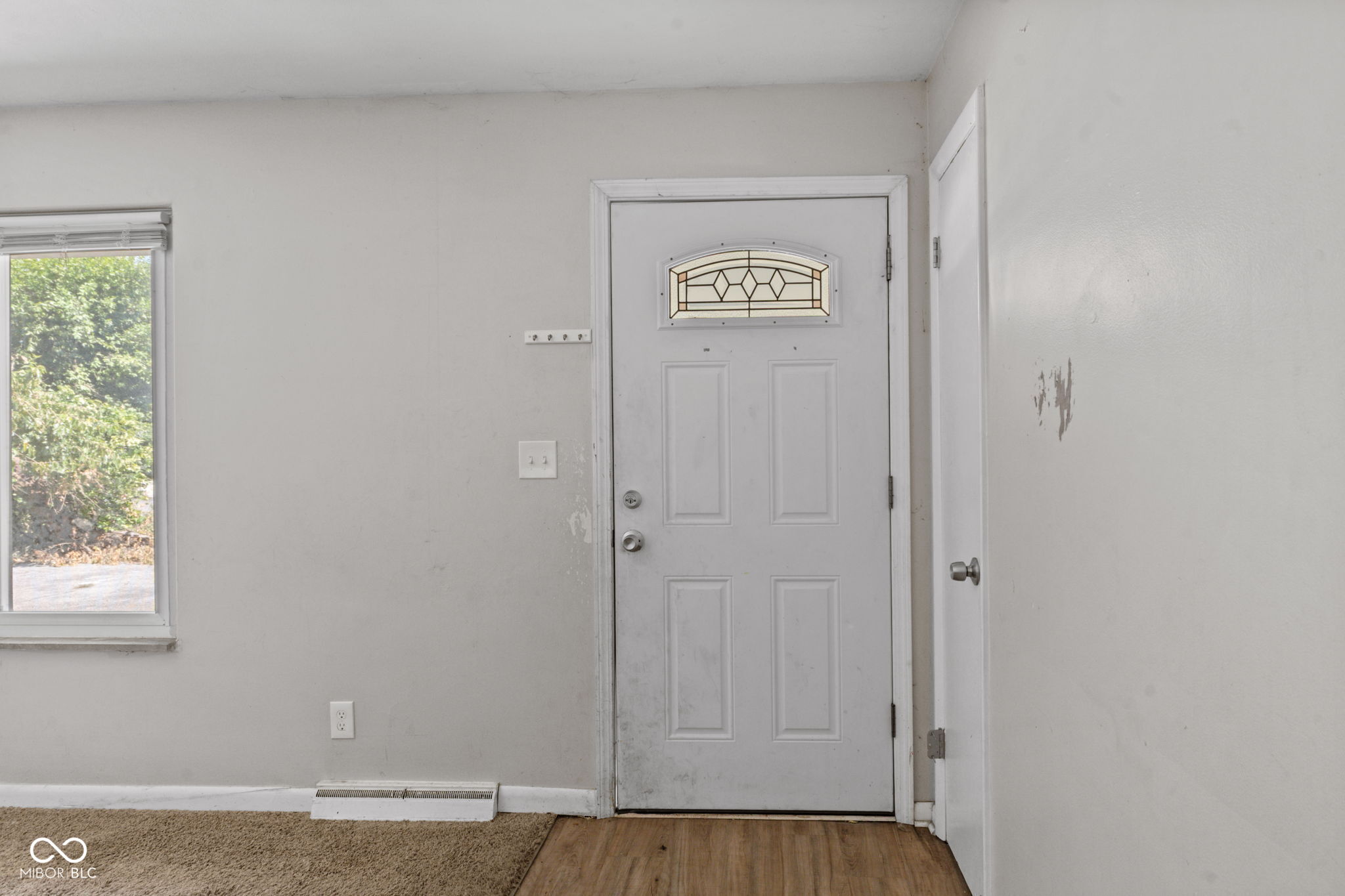 4050 Wallace Avenue, Indianapolis, IN, 46226 photo 4 of 37