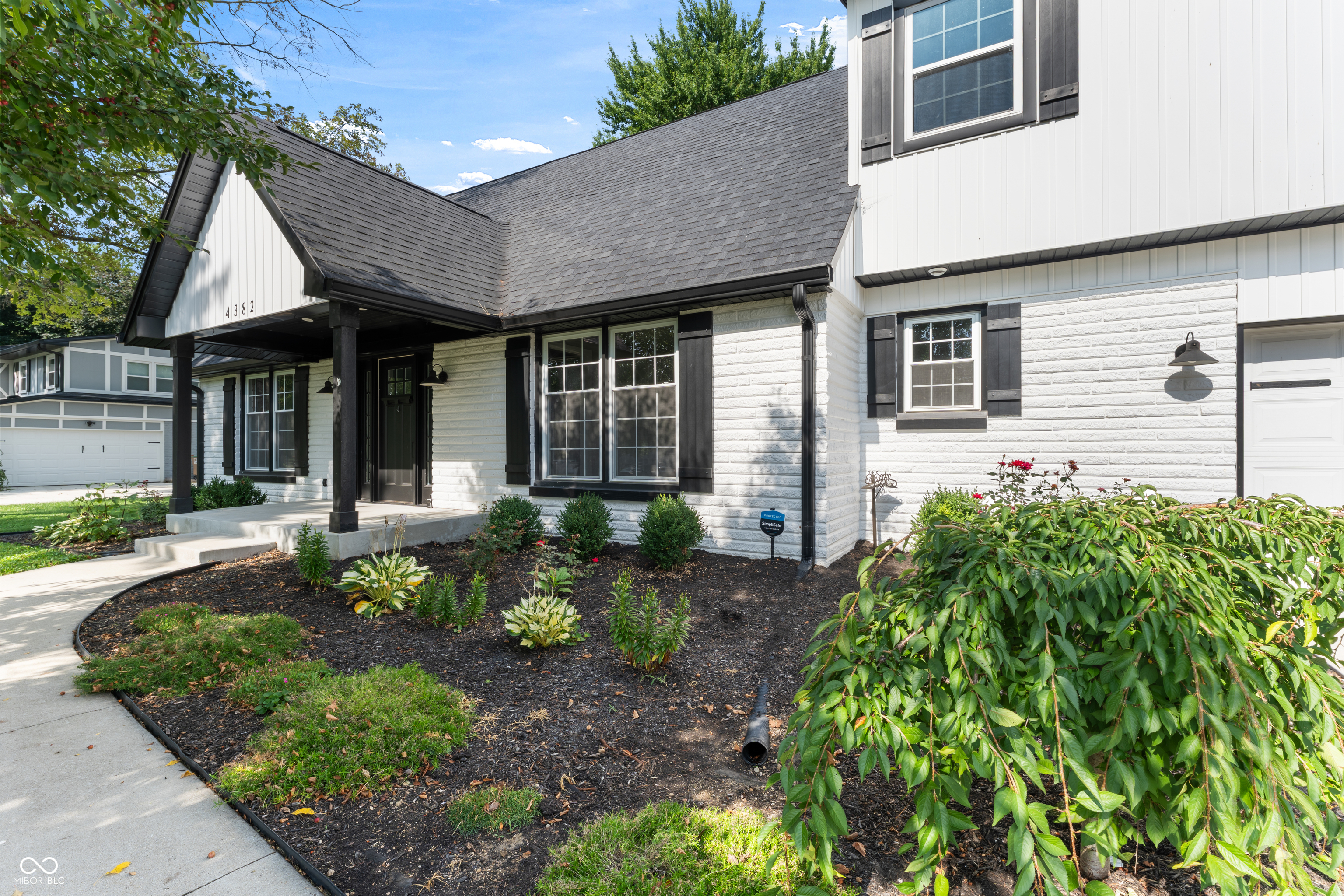 4382 River Road, Columbus, IN, 47203 photo 4 of 63