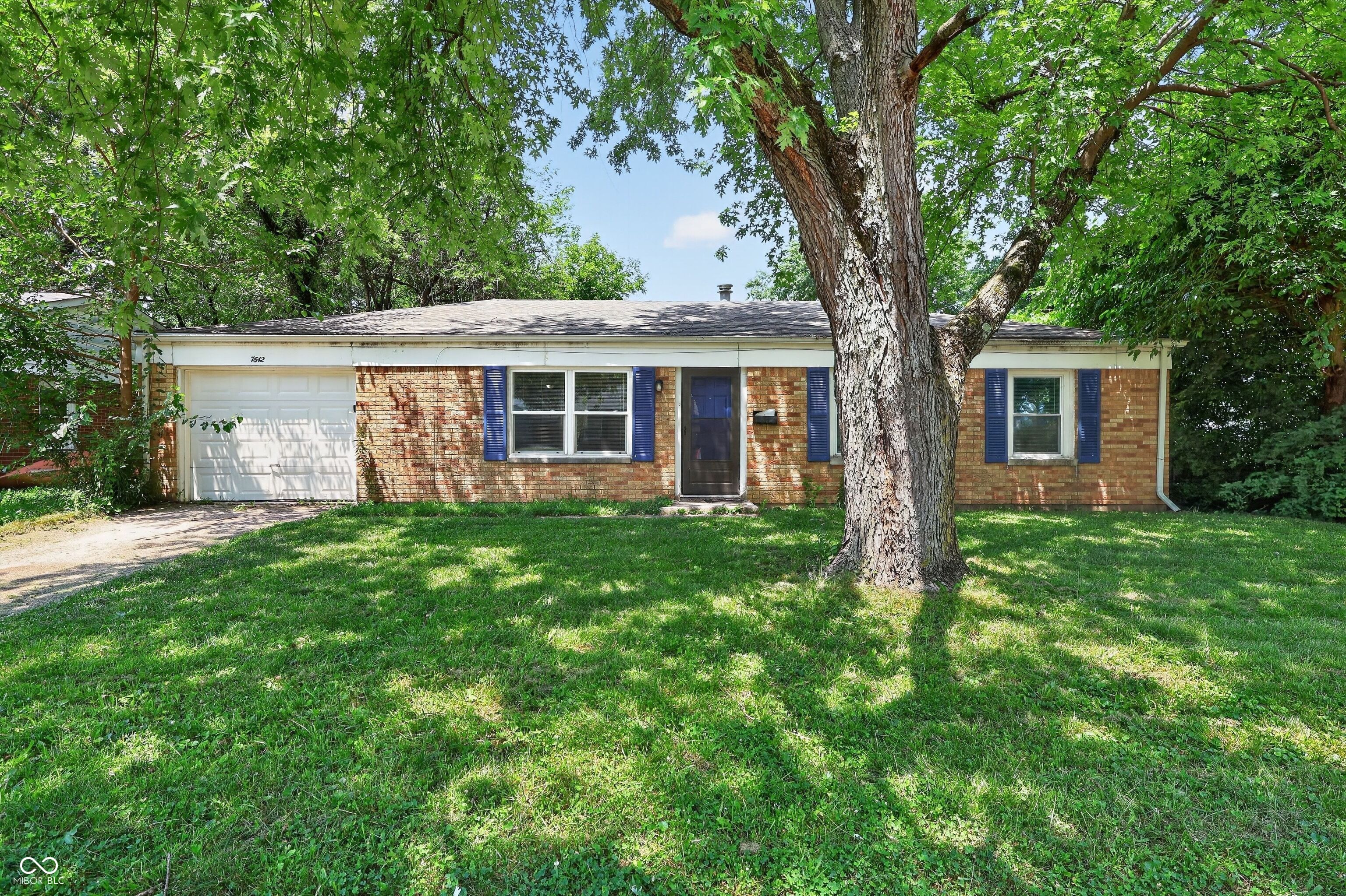 7642 E 34th Place, Indianapolis, IN, 46226 photo 4 of 30