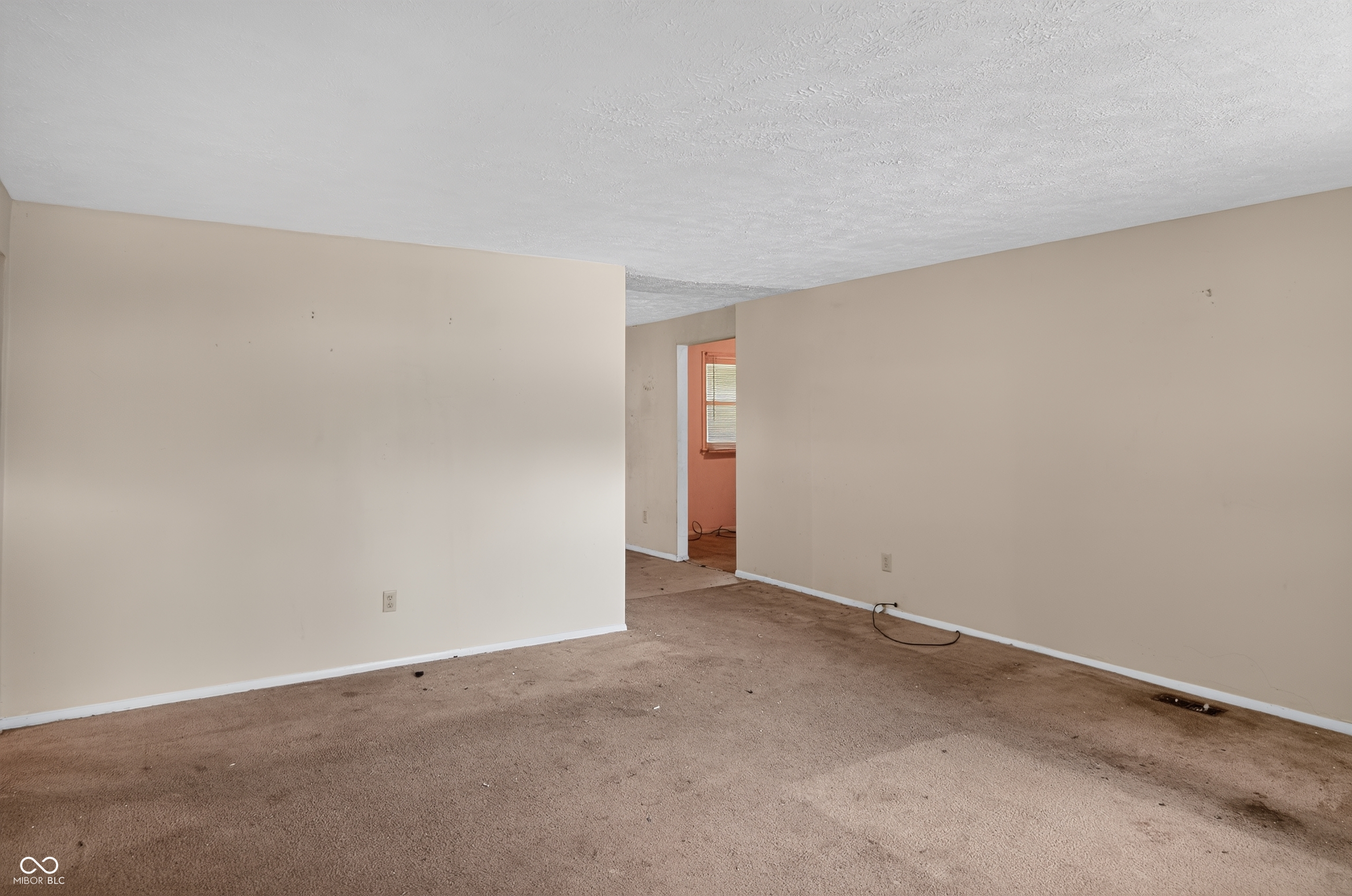 9850 Ellis Drive, Indianapolis, IN, 46235 photo 4 of 7