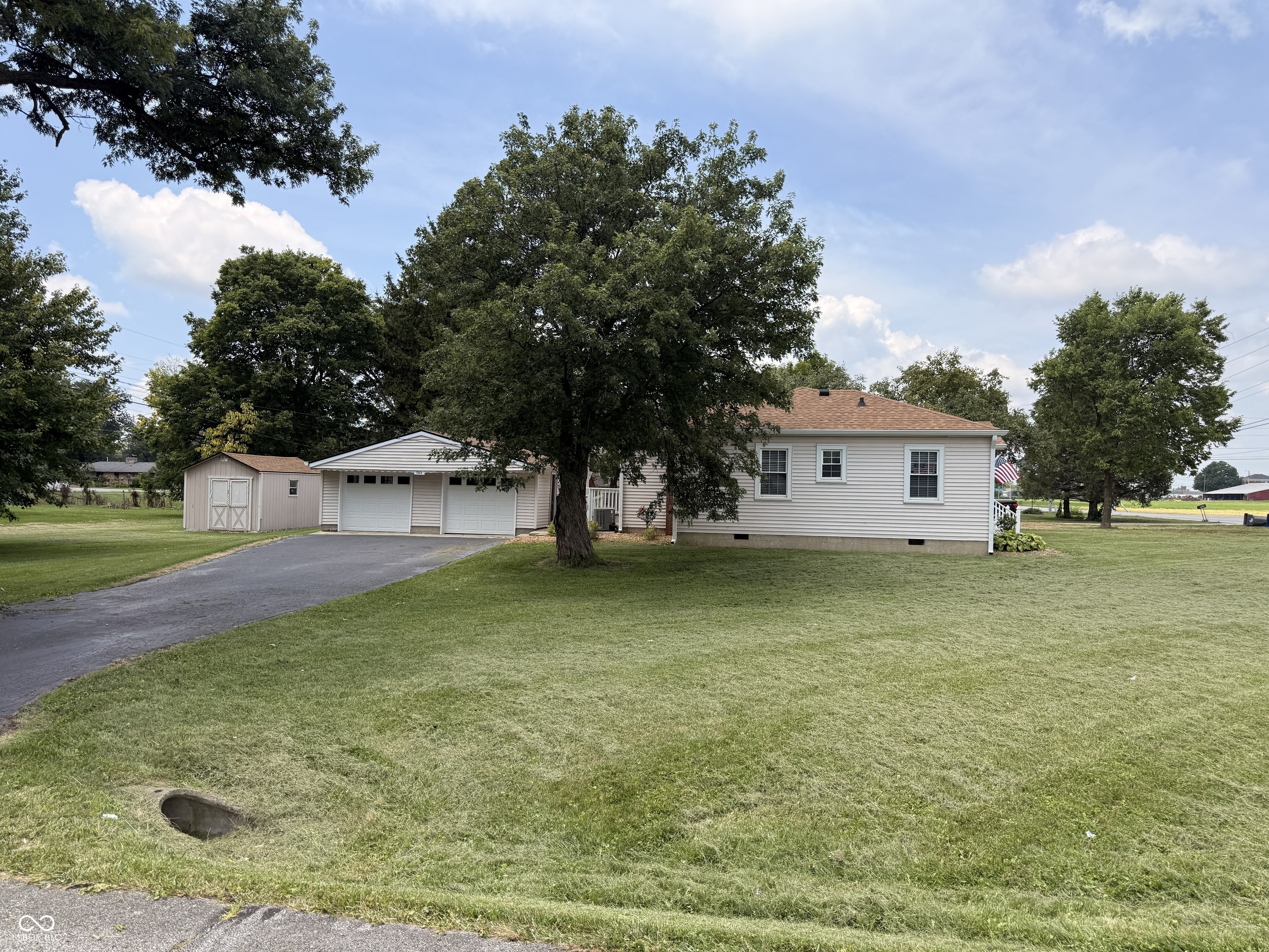 7323 E Troy Avenue, Indianapolis, IN, 46239 photo 4 of 35