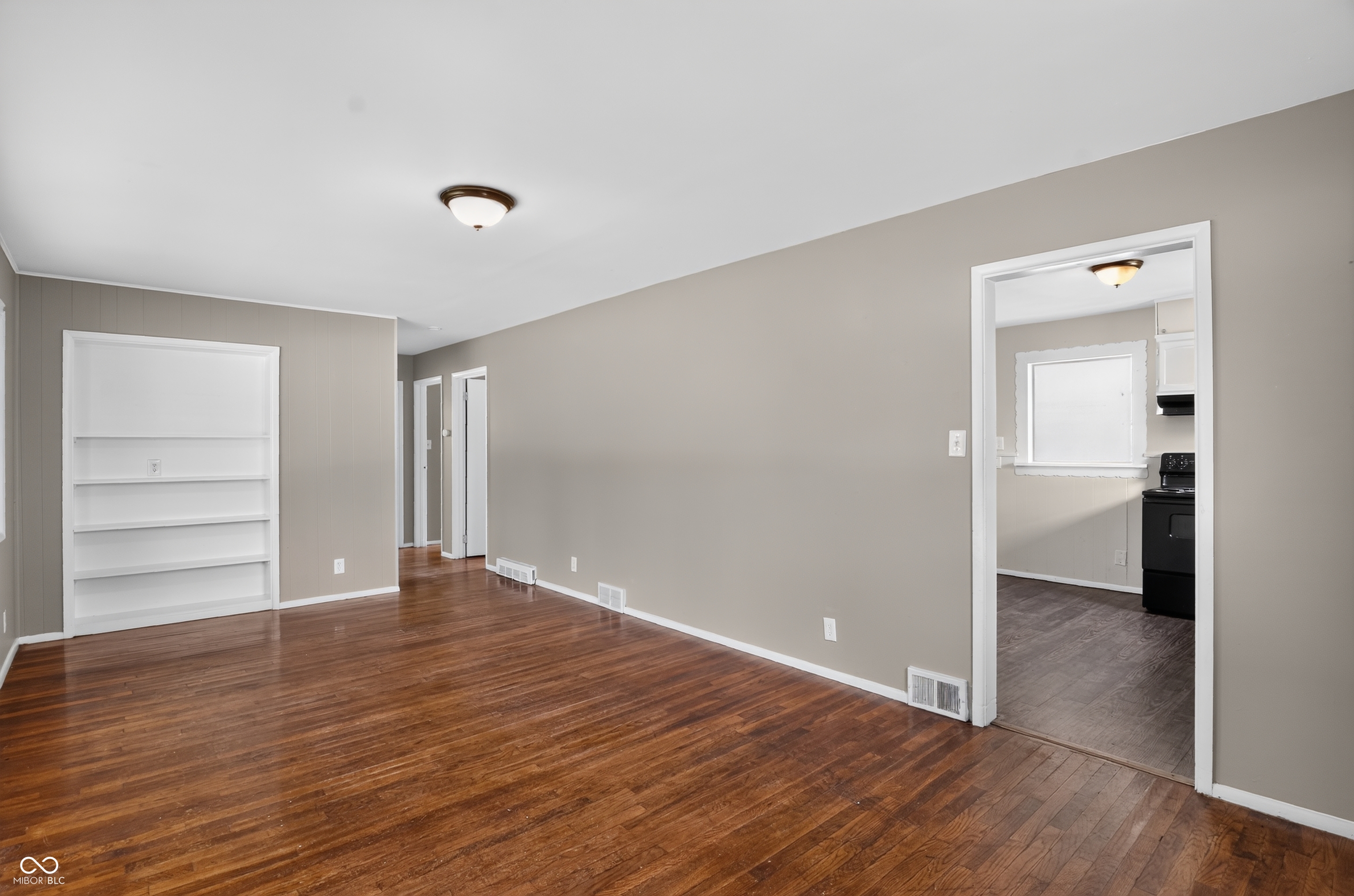3902 N Hartman Drive, Indianapolis, IN, 46226 photo 4 of 16