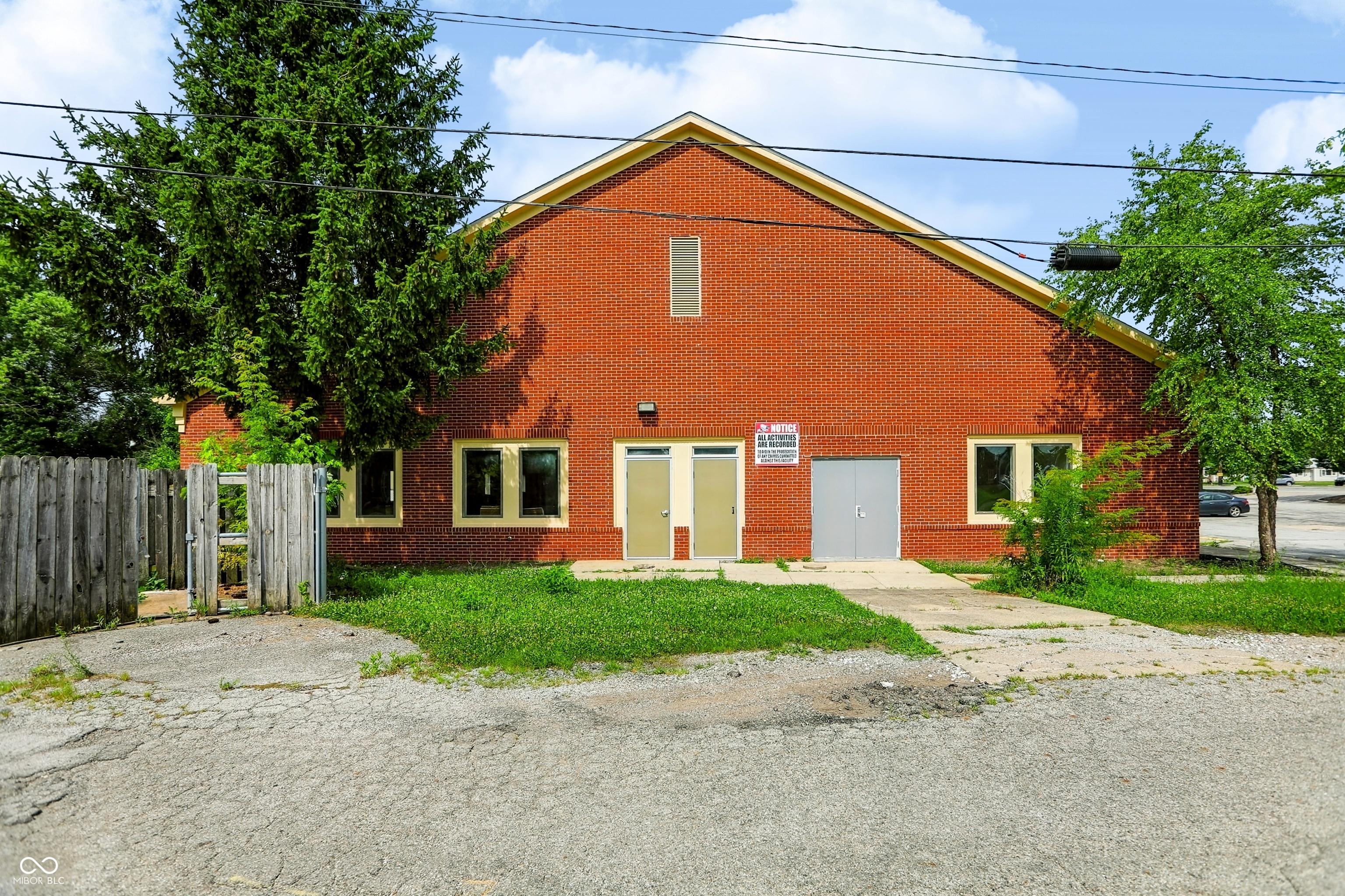 6635 E 21st Street, Indianapolis, IN, 46219 photo 4 of 25