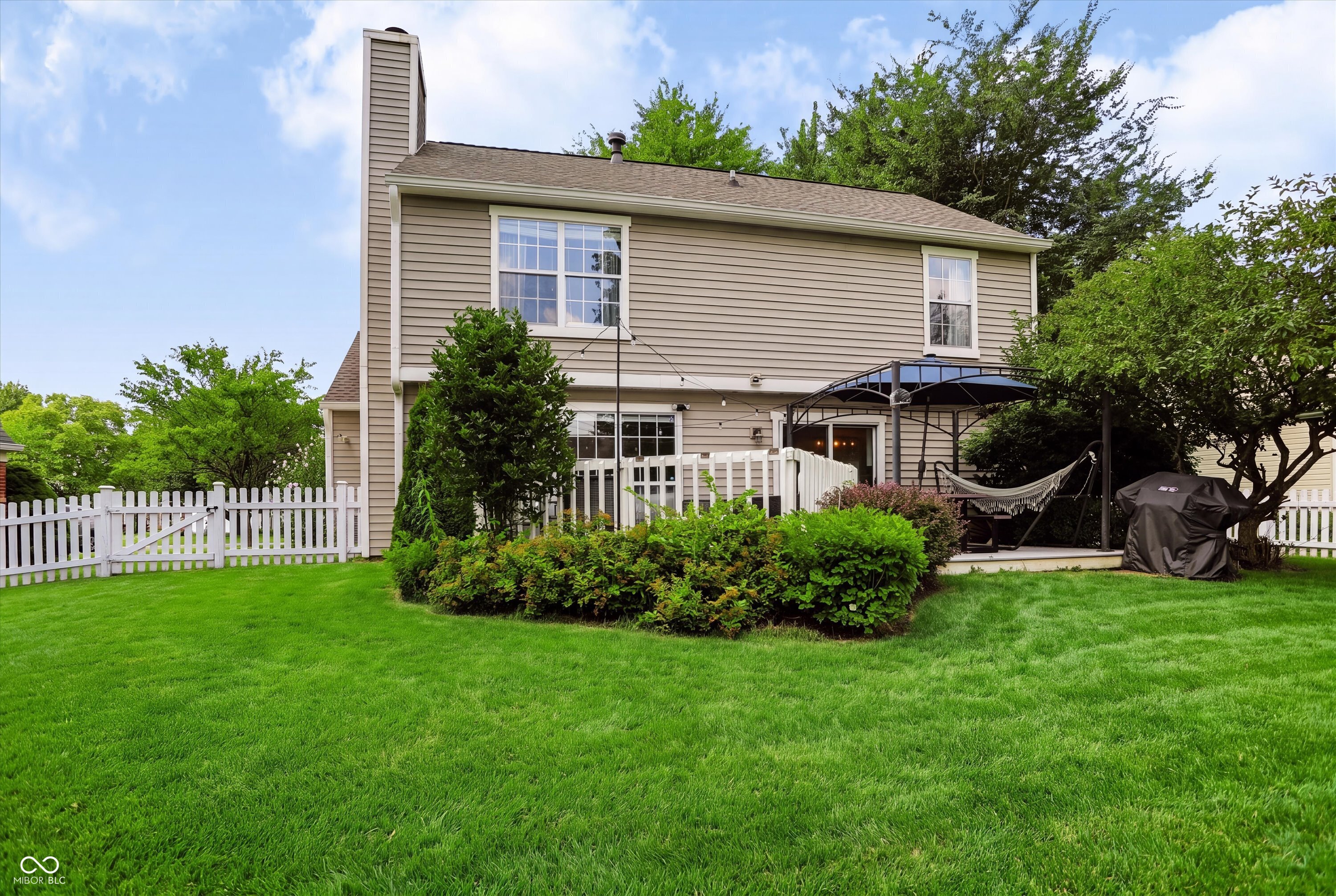 7713 Raleigh Lane, Fishers, IN, 46038 photo 4 of 59