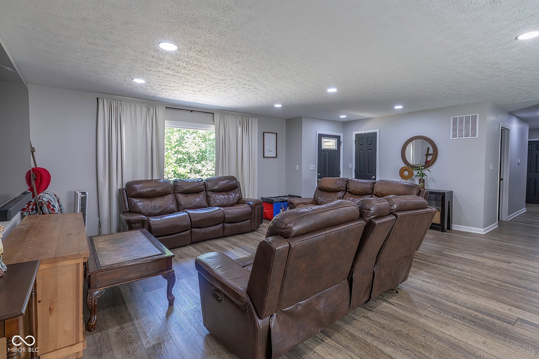 647 N 100 W, Franklin, IN, 46131 photo 4 of 24