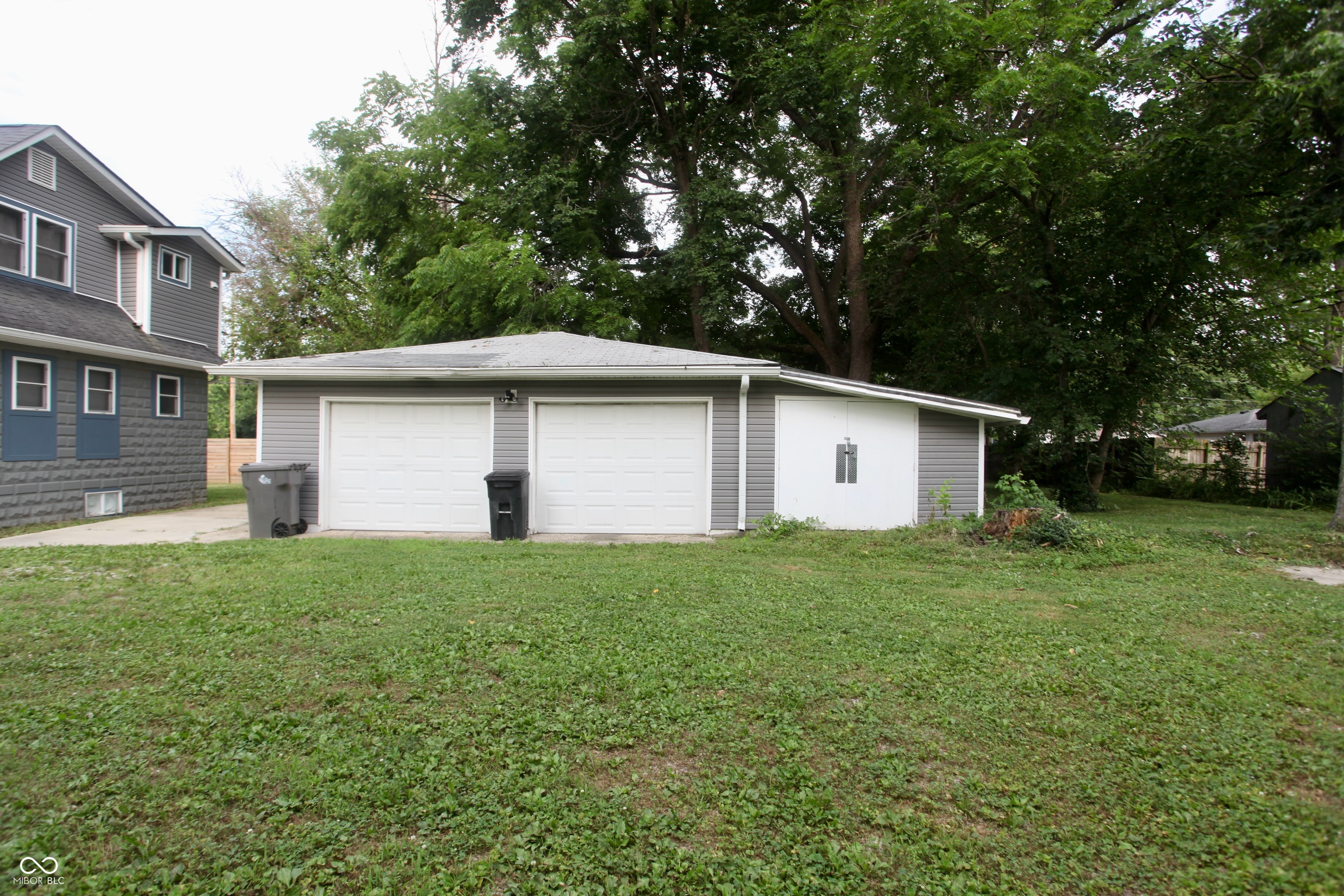 1218 E Edwards Avenue, Indianapolis, IN, 46227 photo 4 of 13