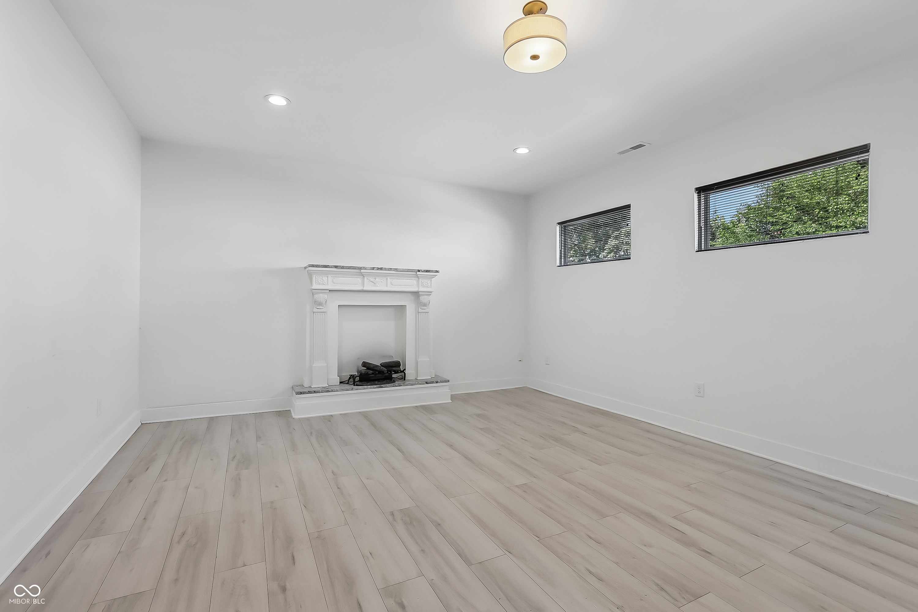 401 Sanders Street, Indianapolis, IN, 46225 photo 4 of 45