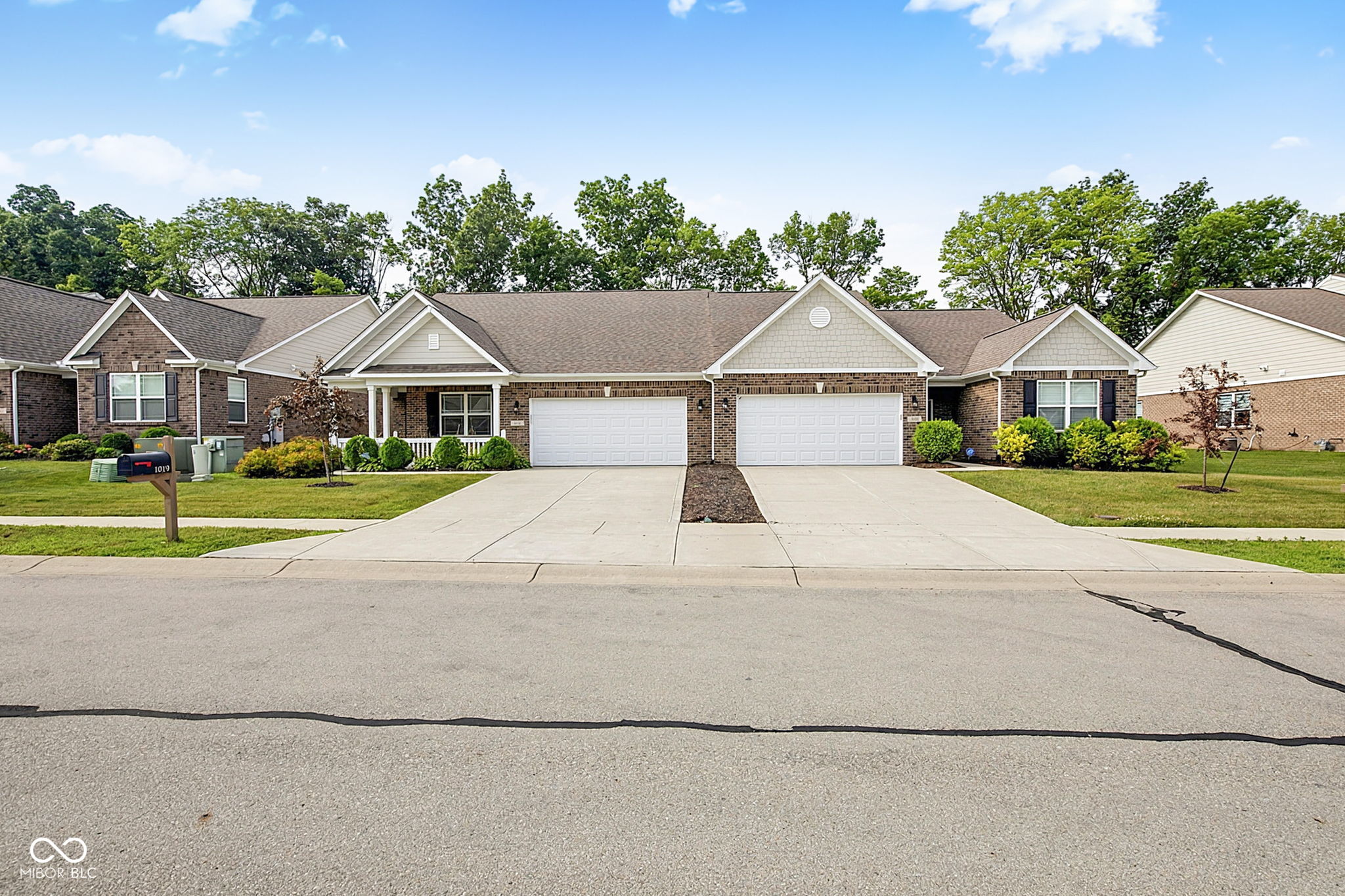 1019 Stallion Court, Indianapolis, IN, 46260 photo 4 of 38