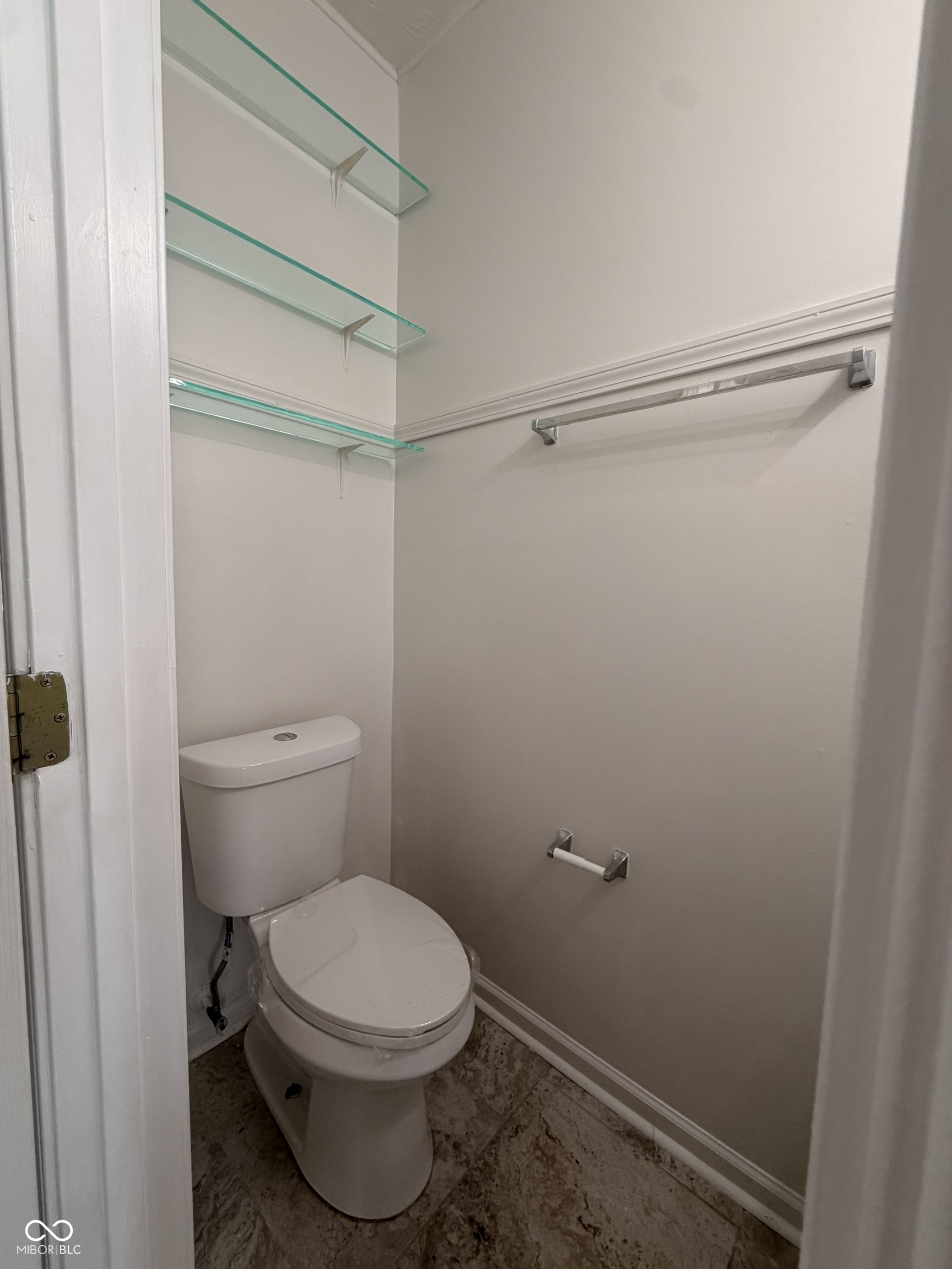 536 Ironridge Court, Indianapolis, IN, 46239 photo 4 of 35