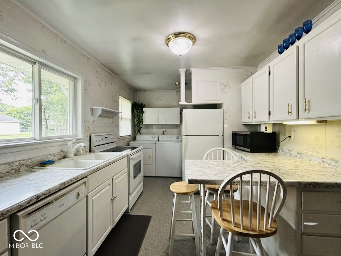 415 E 28th Street, Muncie, IN, 47302 photo 4 of 12