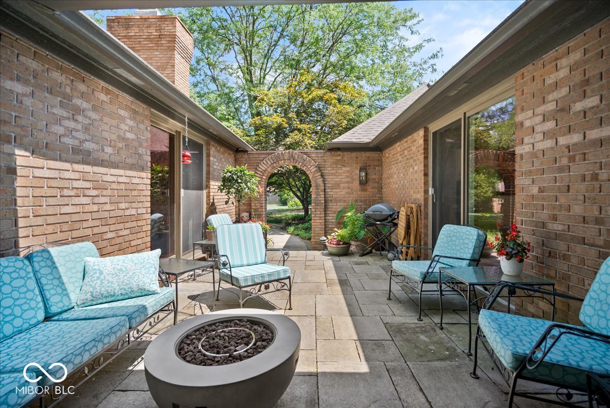 8550 Tree Top Drive #4, Indianapolis, IN, 46260 photo 4 of 43