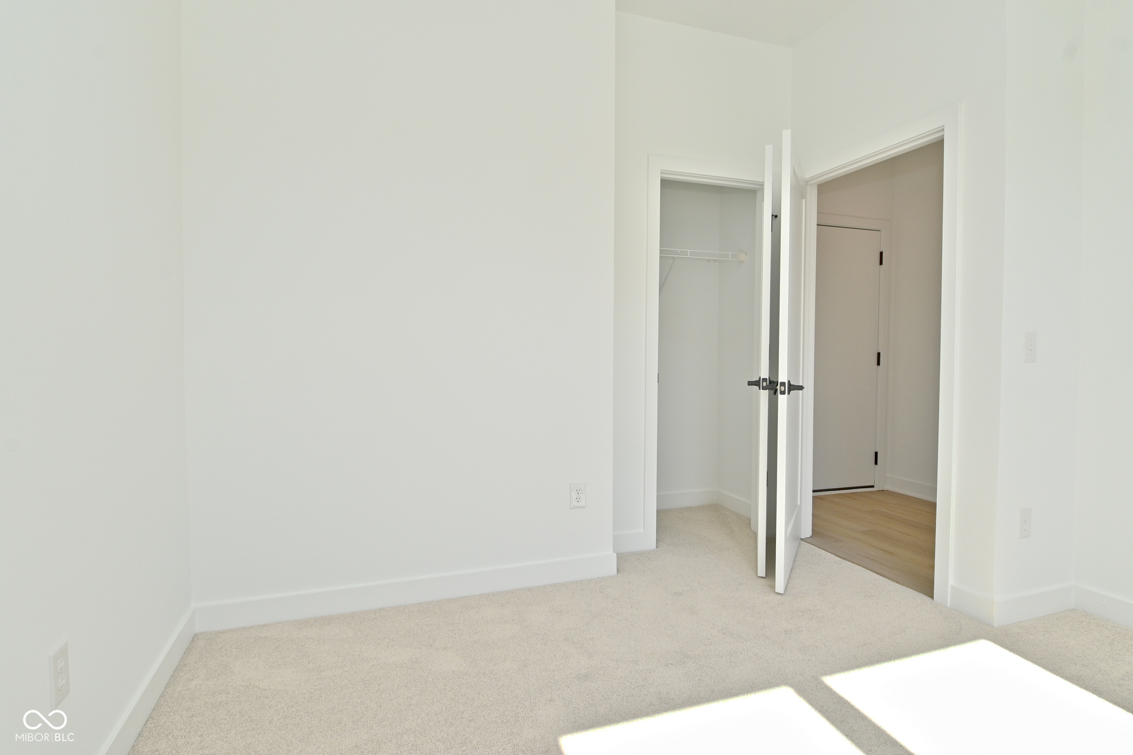 2448 Winthrop Avenue, Indianapolis, IN, 46205 photo 4 of 25