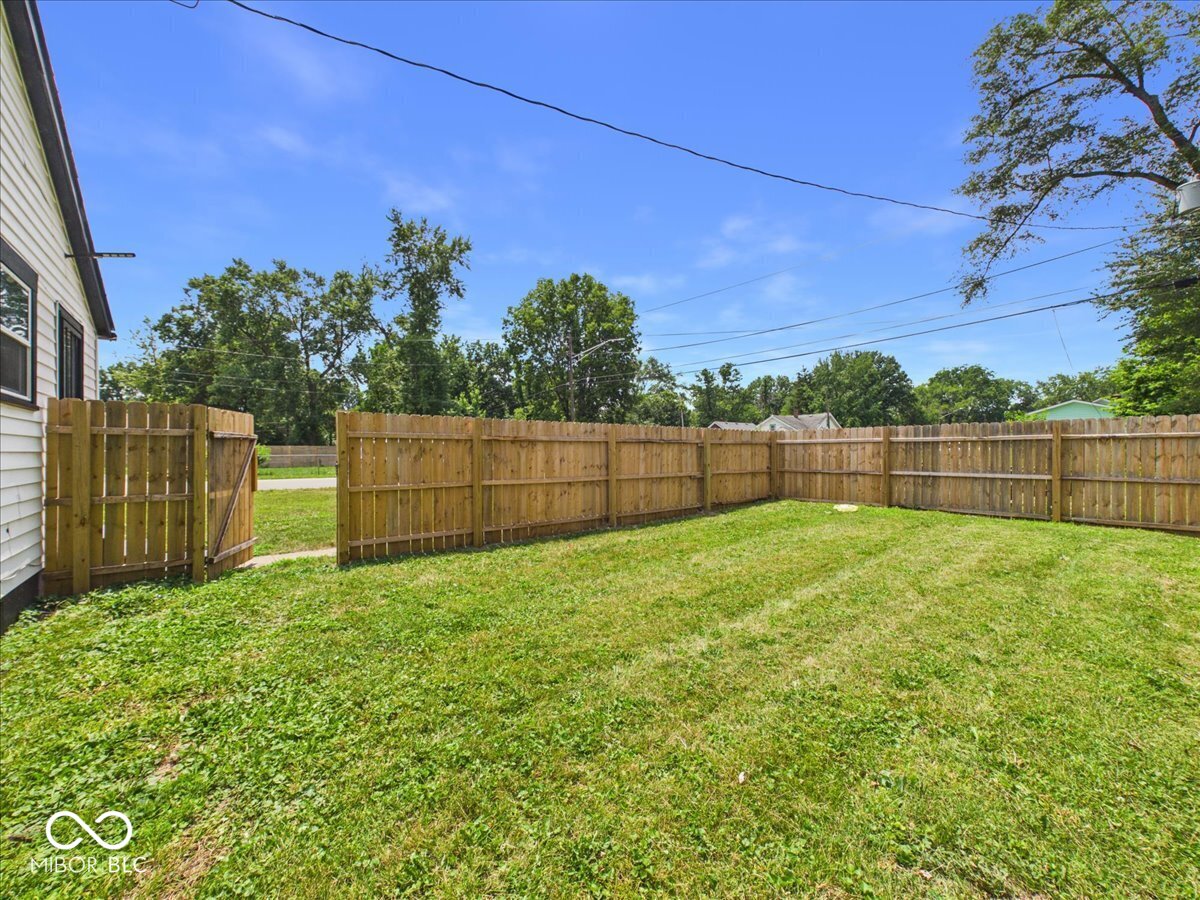 3702 N Temple Avenue, Indianapolis, IN, 46218 photo 4 of 31