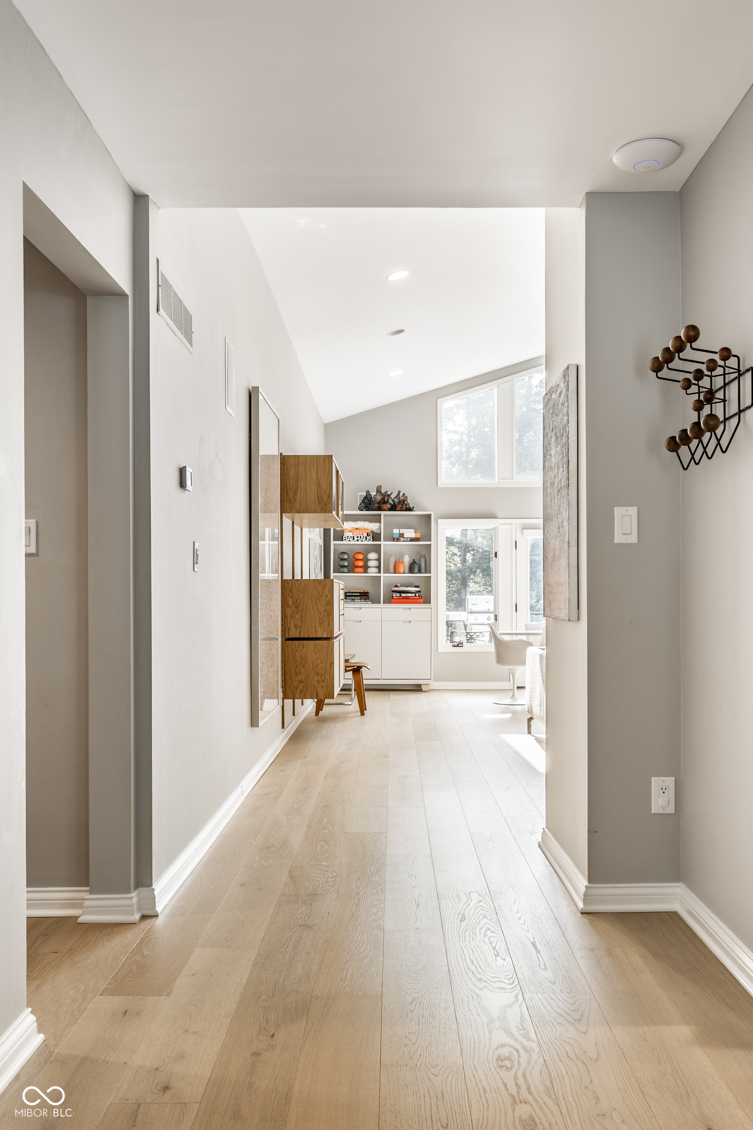 8135 Sycamore Road, Indianapolis, IN, 46240 photo 4 of 75