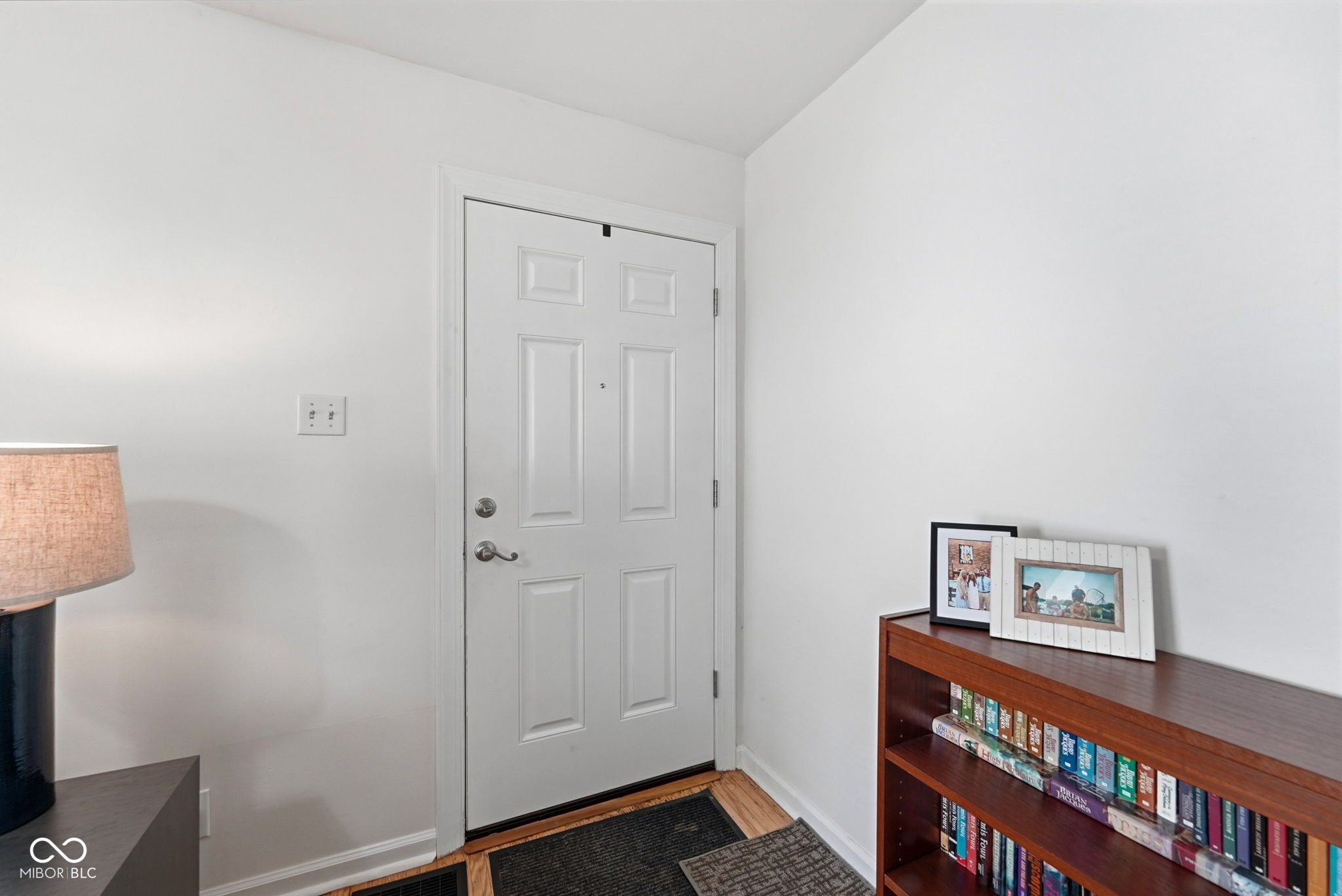 6832 Hillside Avenue, Indianapolis, IN, 46220 photo 4 of 54