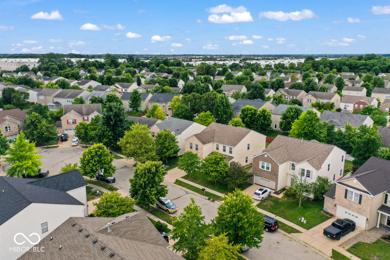 15287 Reflection Court, Noblesville, IN, 46060 photo 4 of 45