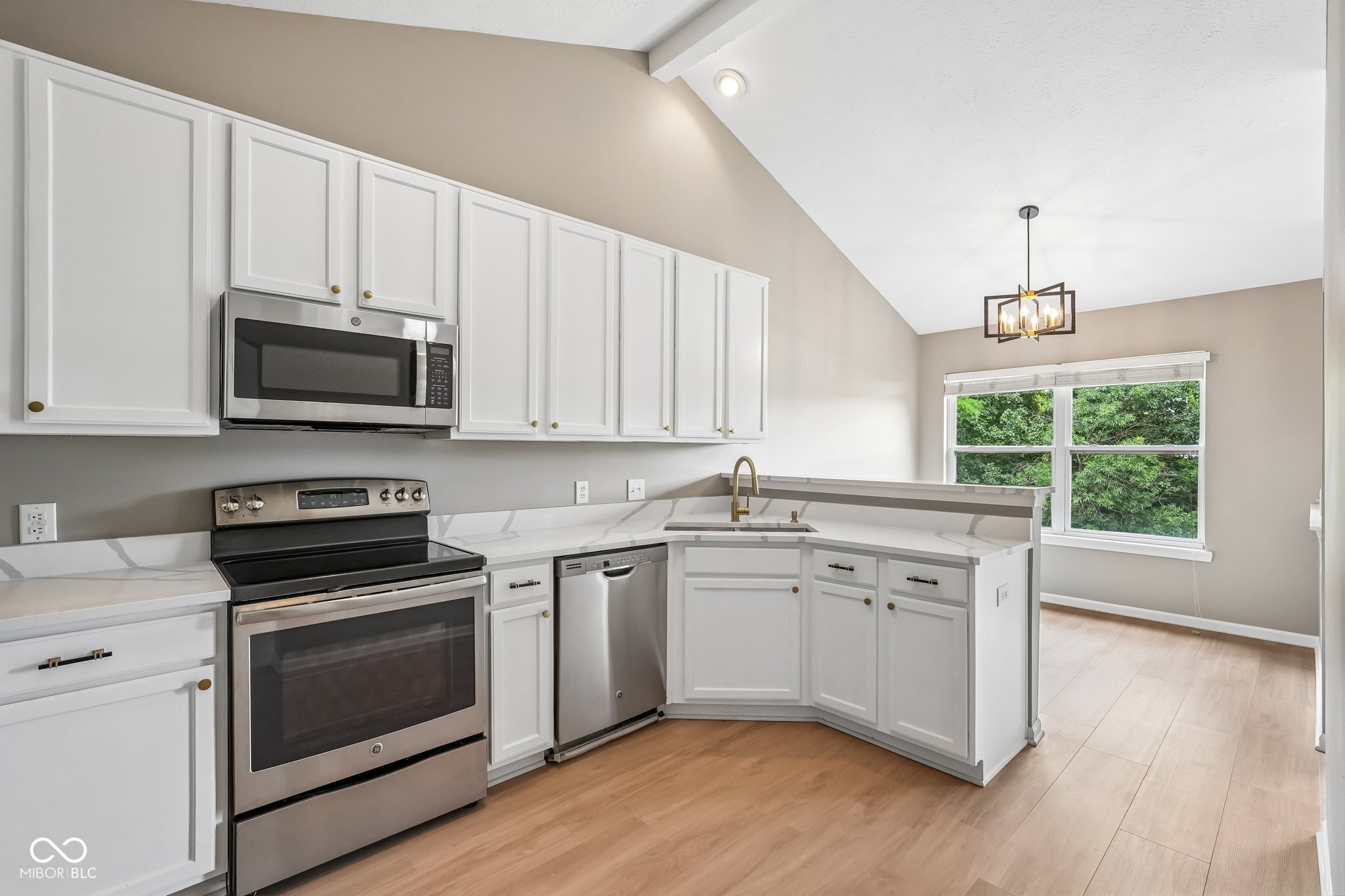 1152 Longwell Lane, Indianapolis, IN, 46240 photo 4 of 19