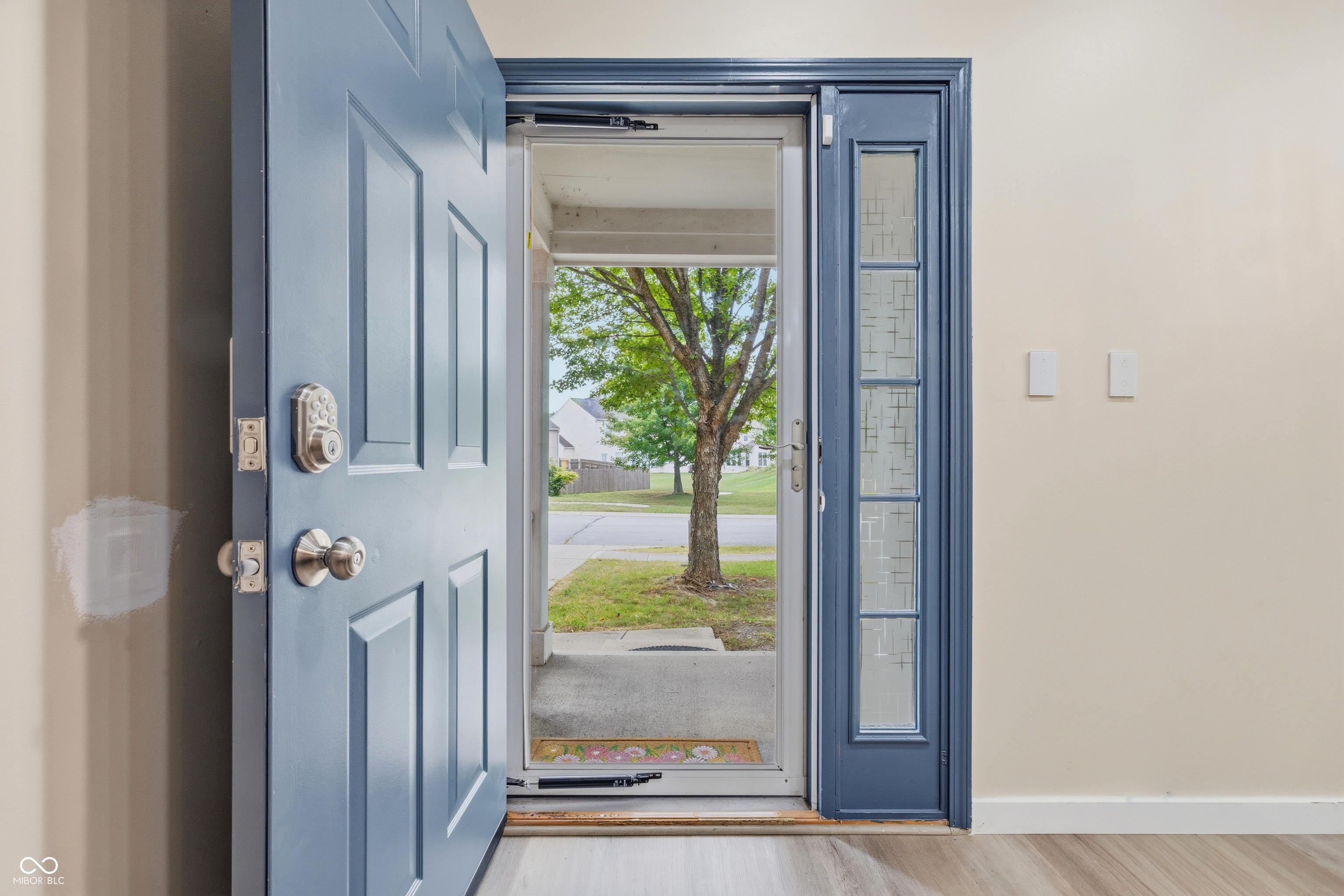 8522 Bravestone Way, Indianapolis, IN, 46239 photo 4 of 43