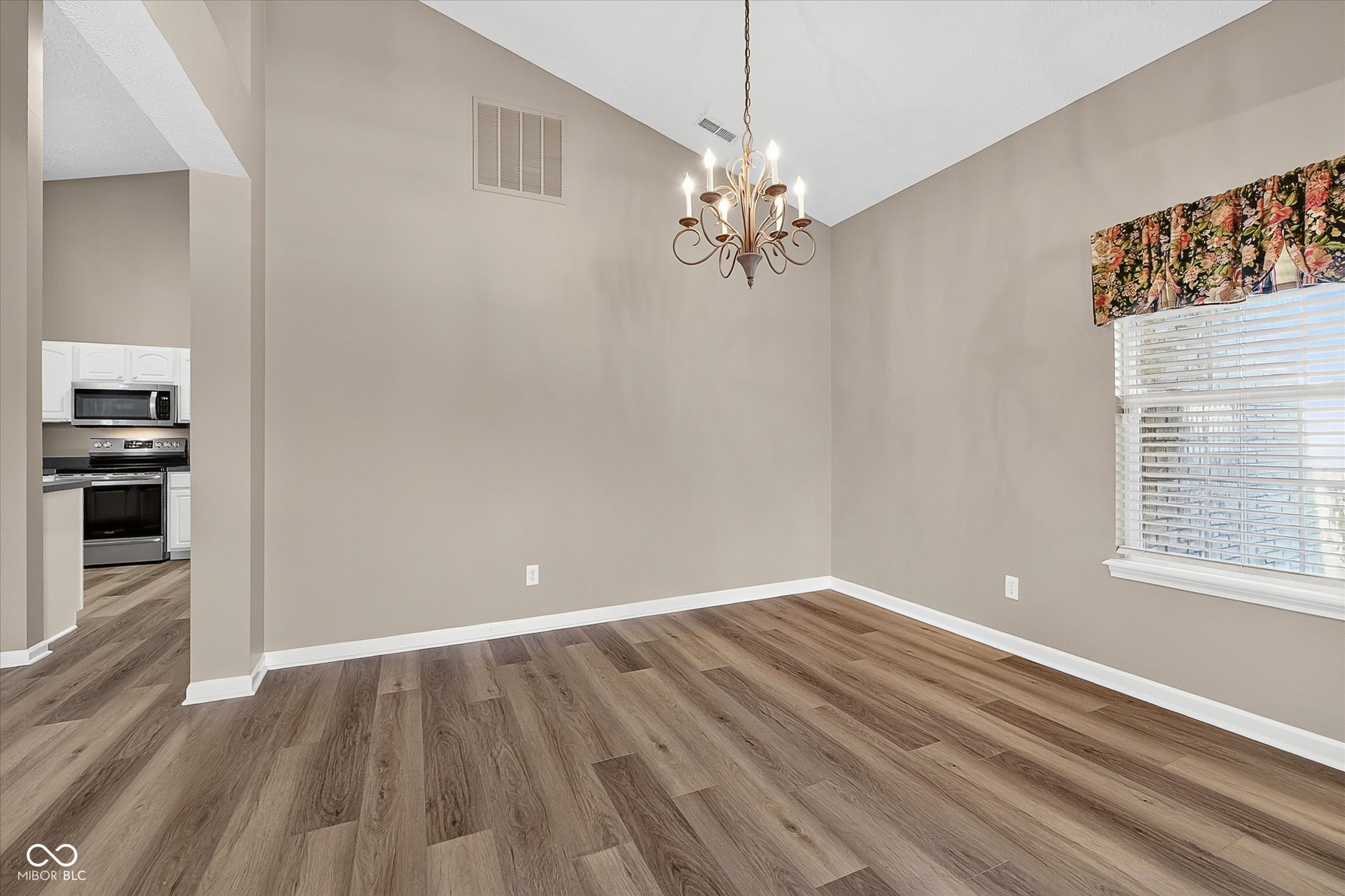 7955 Bent Willow Drive, Indianapolis, IN, 46239 photo 4 of 21