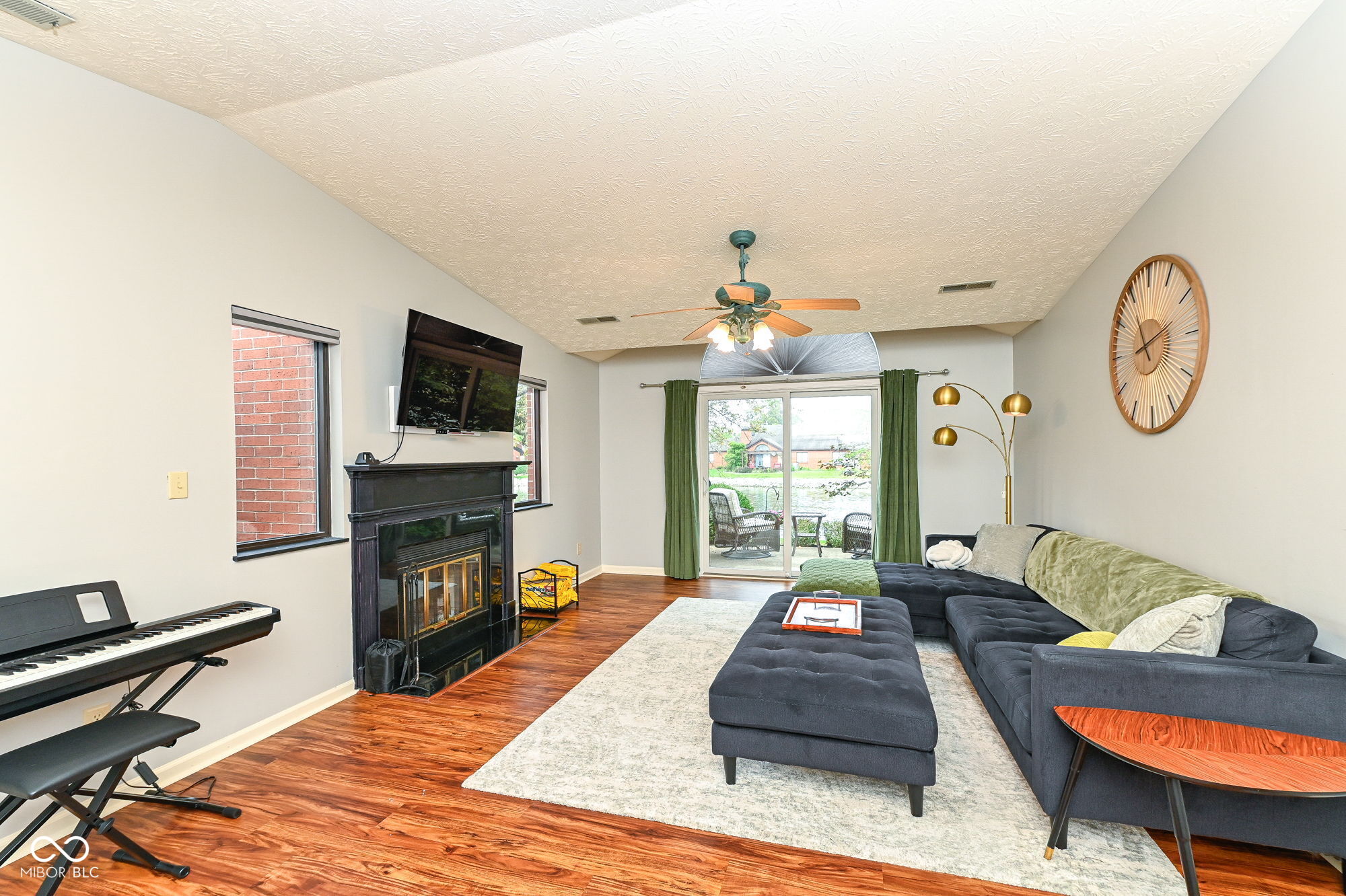 2066 Oak Run Court, Indianapolis, IN, 46260 photo 4 of 30