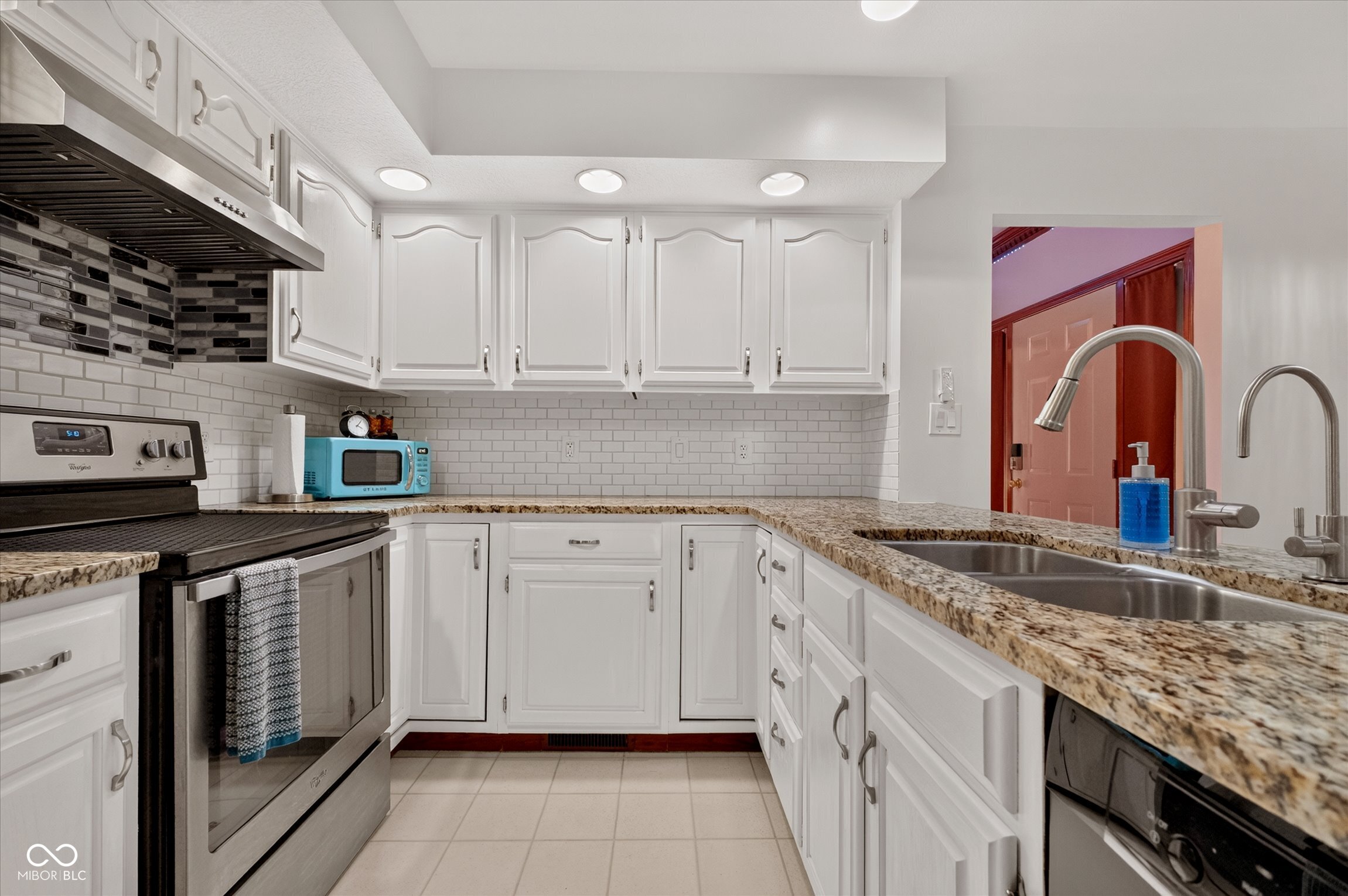 876 Bayside, Greenwood, IN, 46143 photo 4 of 43