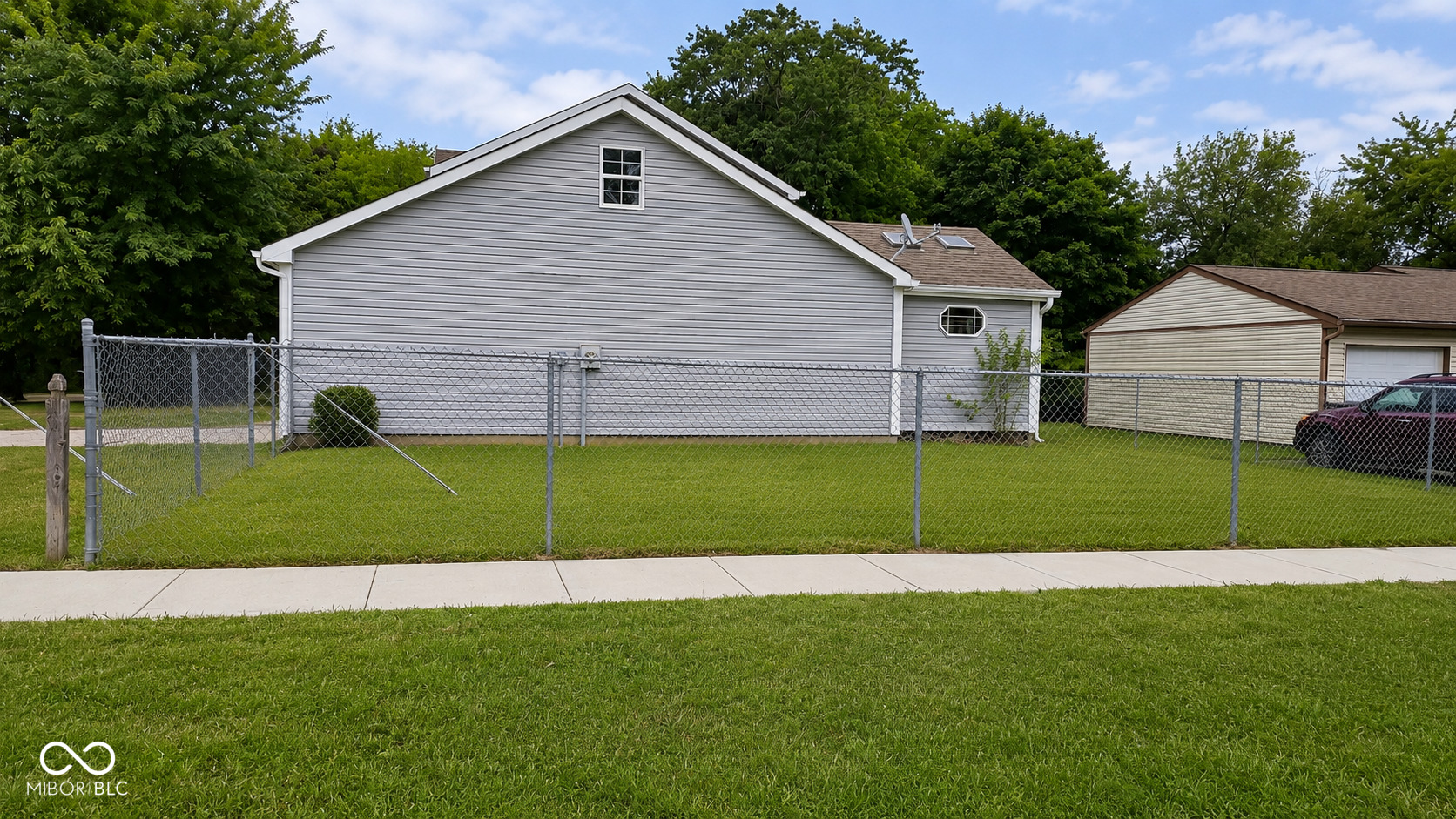 11449 E 10th Street, Indianapolis, IN, 46229 photo 4 of 21