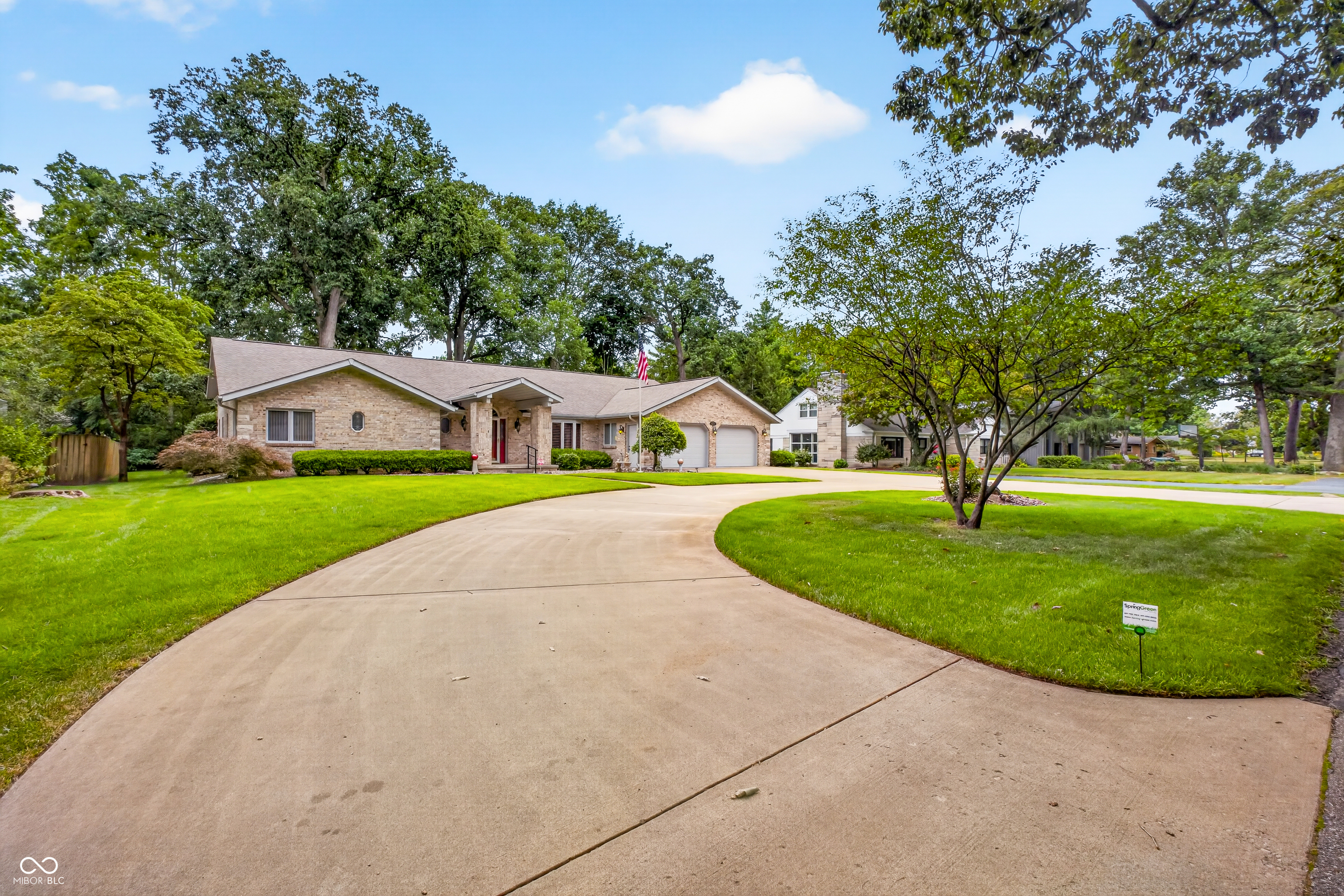 1023 Hawthorne Drive, Columbus, IN, 47203 photo 4 of 87