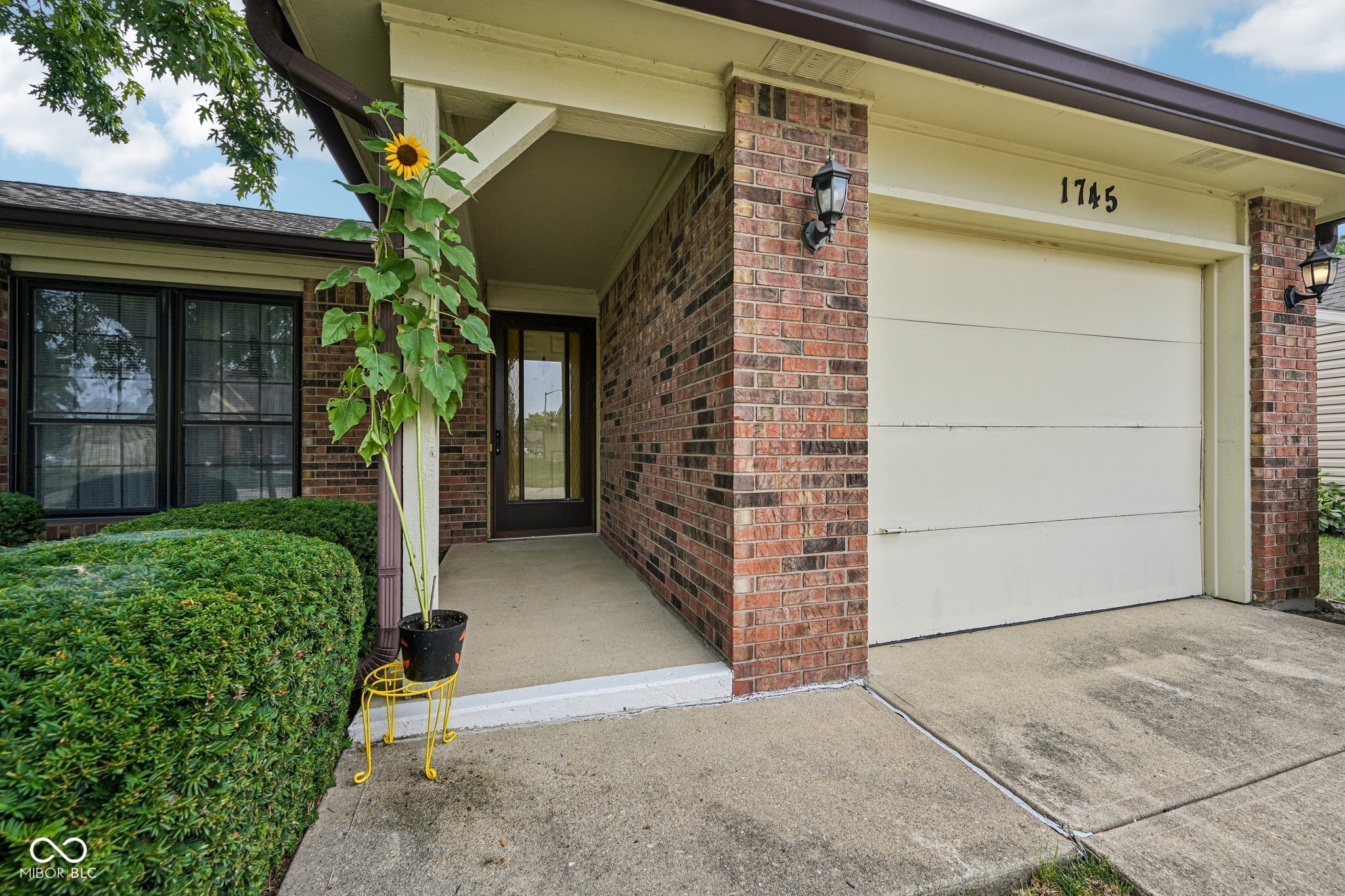 1745 N Wellesley Commons, Indianapolis, IN, 46219 photo 4 of 25