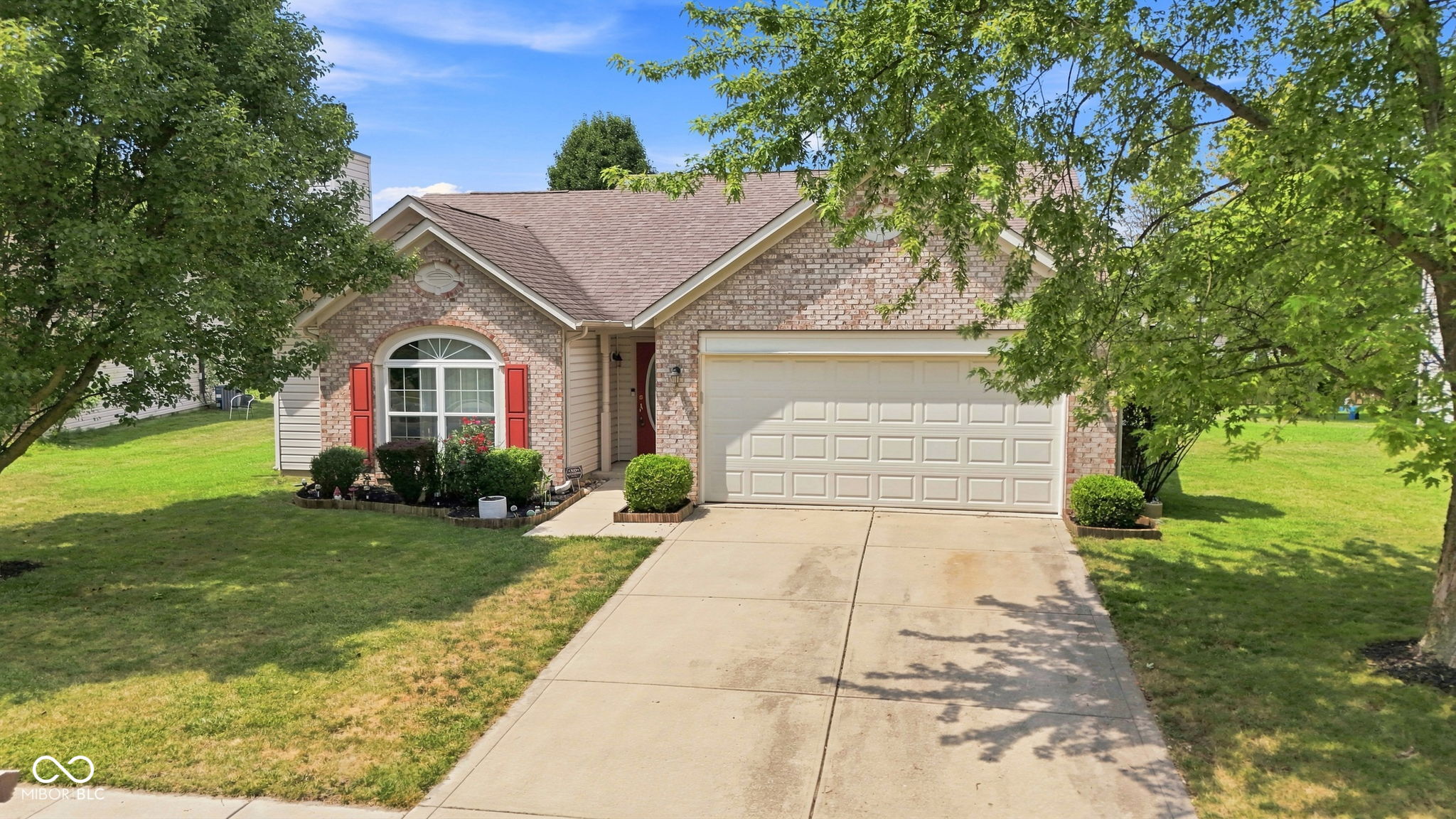 14058 Meadow Lake Drive, Fishers, IN, 46038 photo 4 of 57