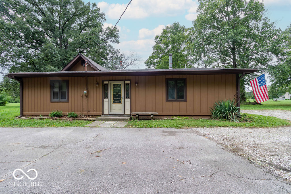 6741 Camby Road, Indianapolis, IN, 46221 photo 4 of 37