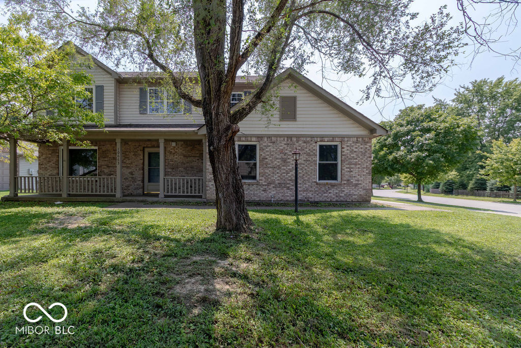 10663 Blue Flax Court, Noblesville, IN, 46060 photo 4 of 39