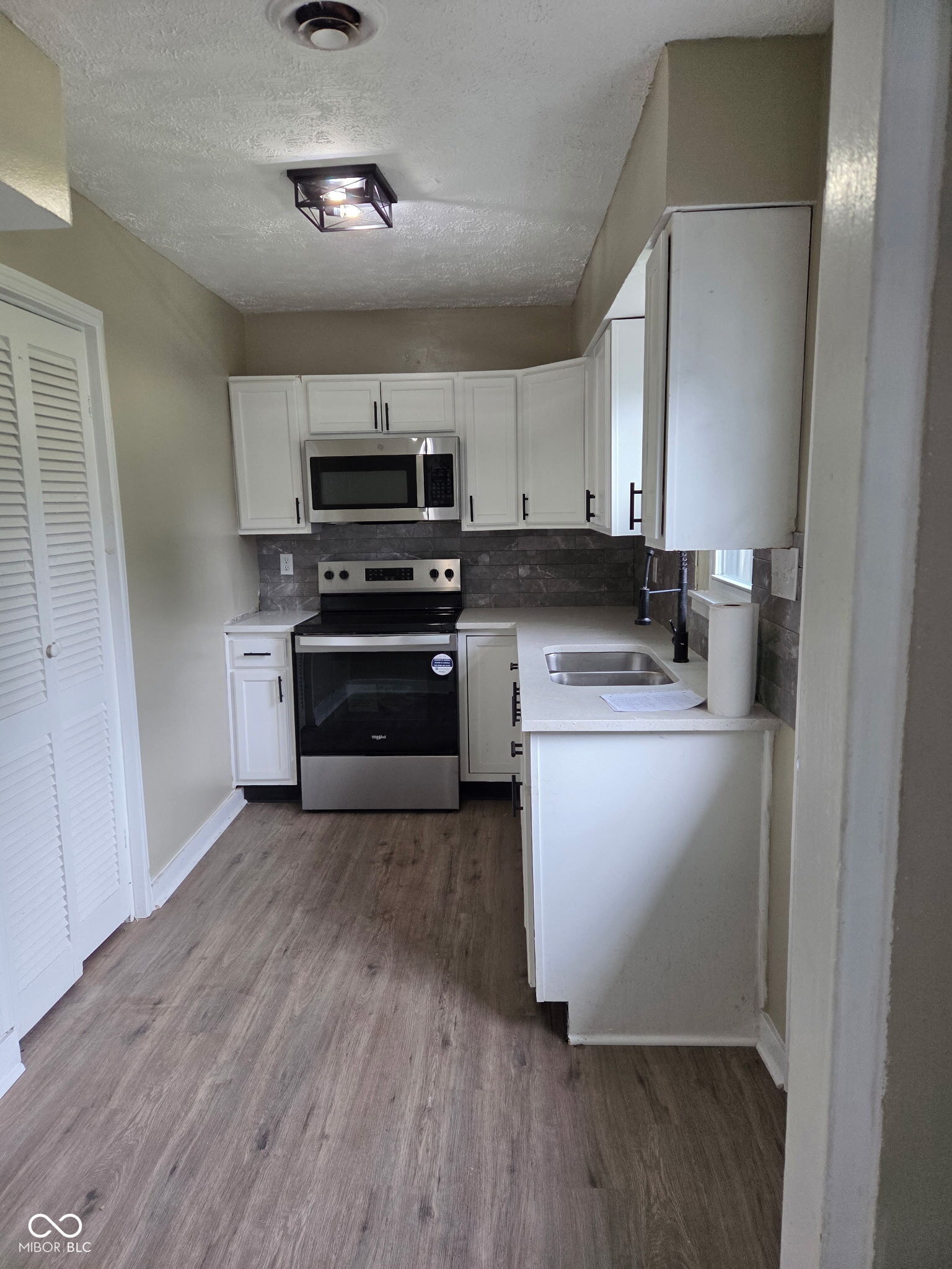 6174 Raleigh Drive, Indianapolis, IN, 46219 photo 4 of 13