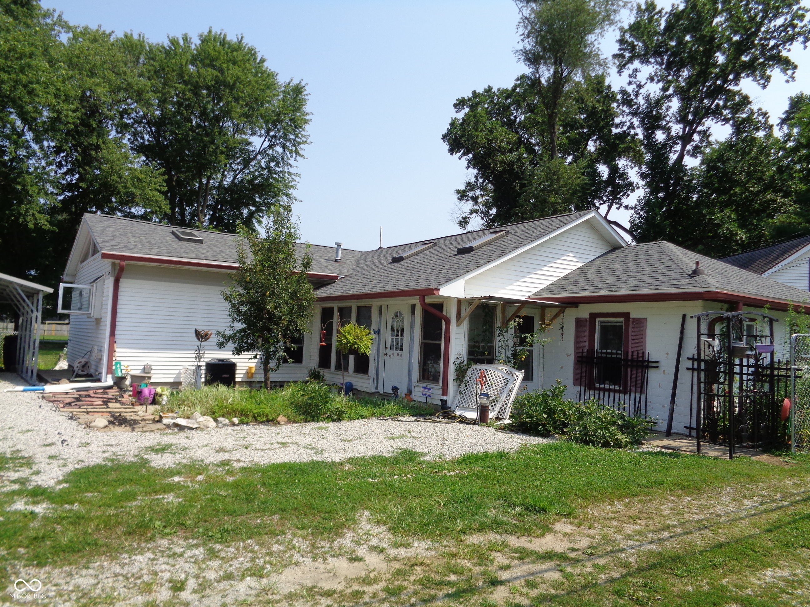 4021 E Park Avenue, Terre Haute, IN, 47805 photo 4 of 48