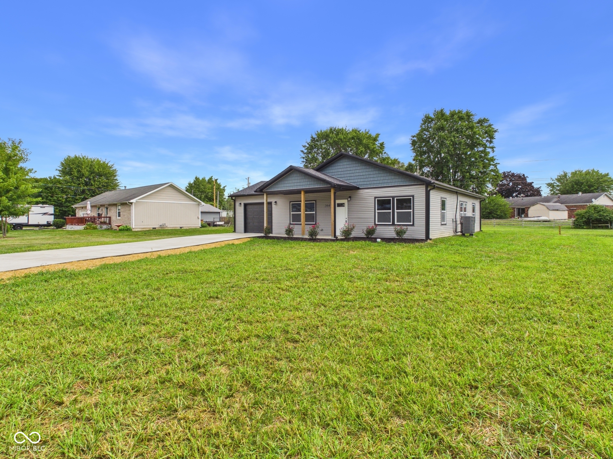 204 S Woodworth Avenue, Frankton, IN, 46044 photo 4 of 41