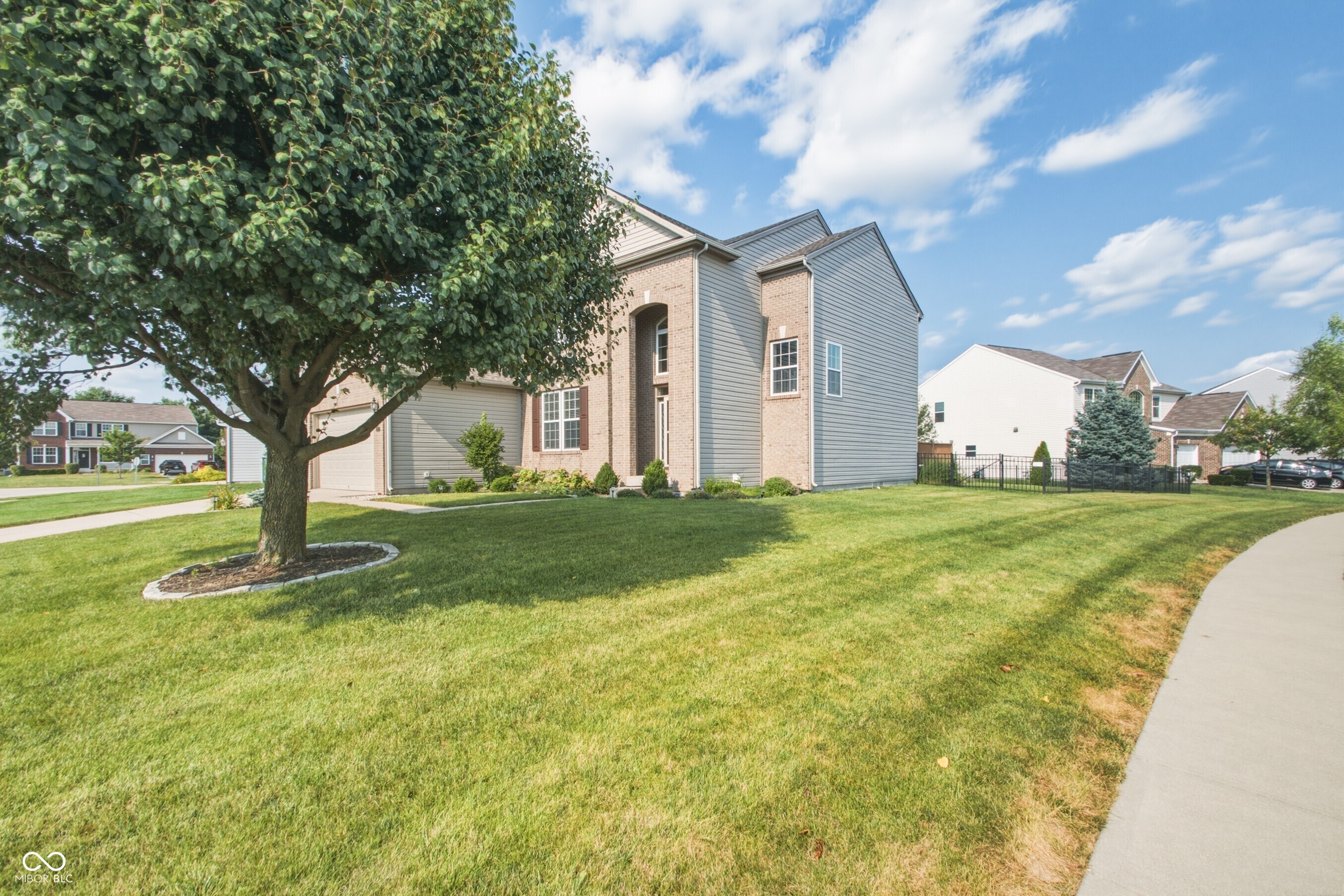 1263 Vista Way, Greenwood, IN, 46143 photo 4 of 50