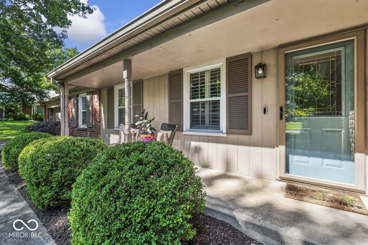 7856 Creekview Circle, Indianapolis, IN, 46250 photo 4 of 48