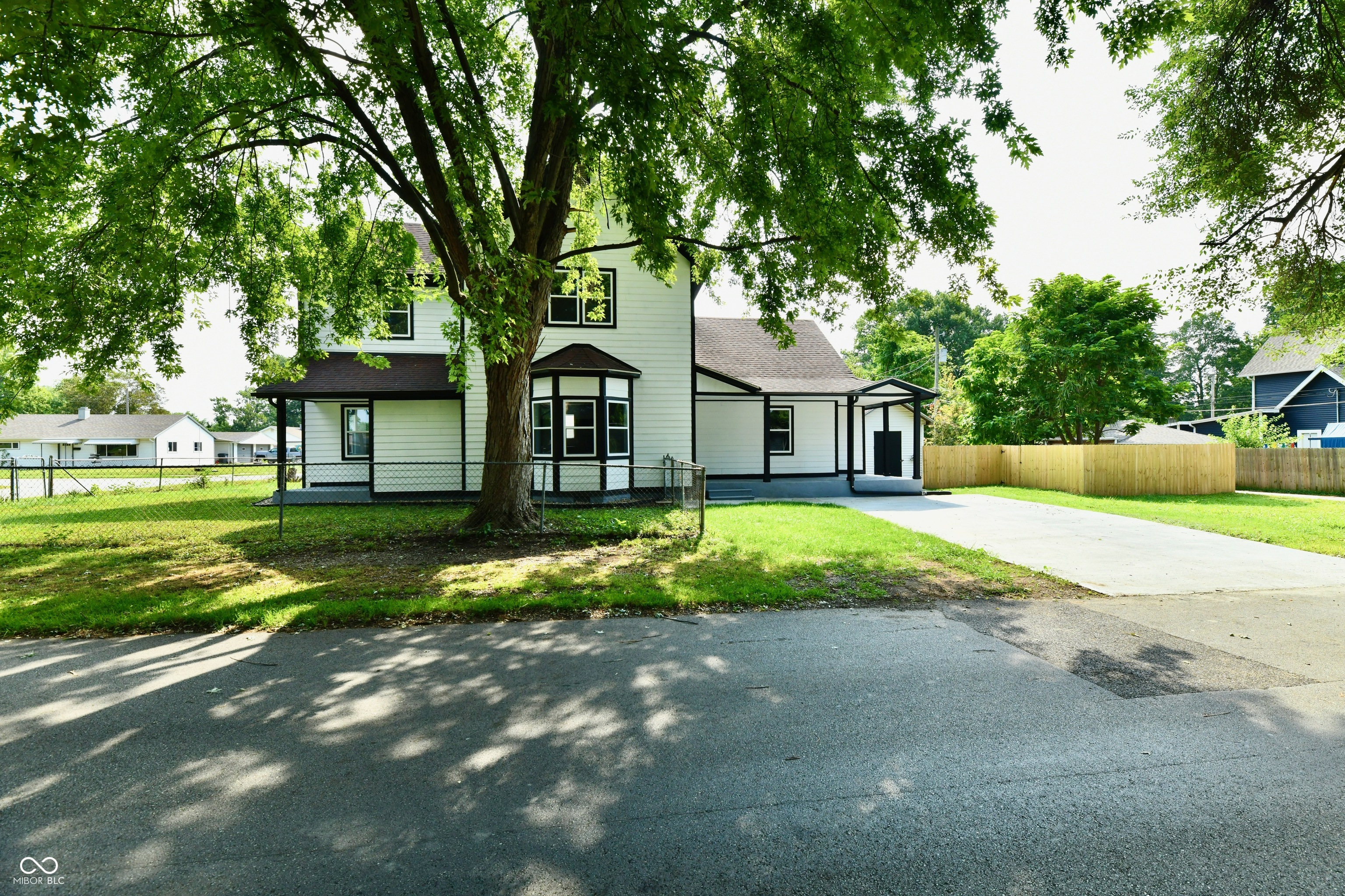 201 Academy Street, Greenwood, IN, 46143 photo 4 of 77