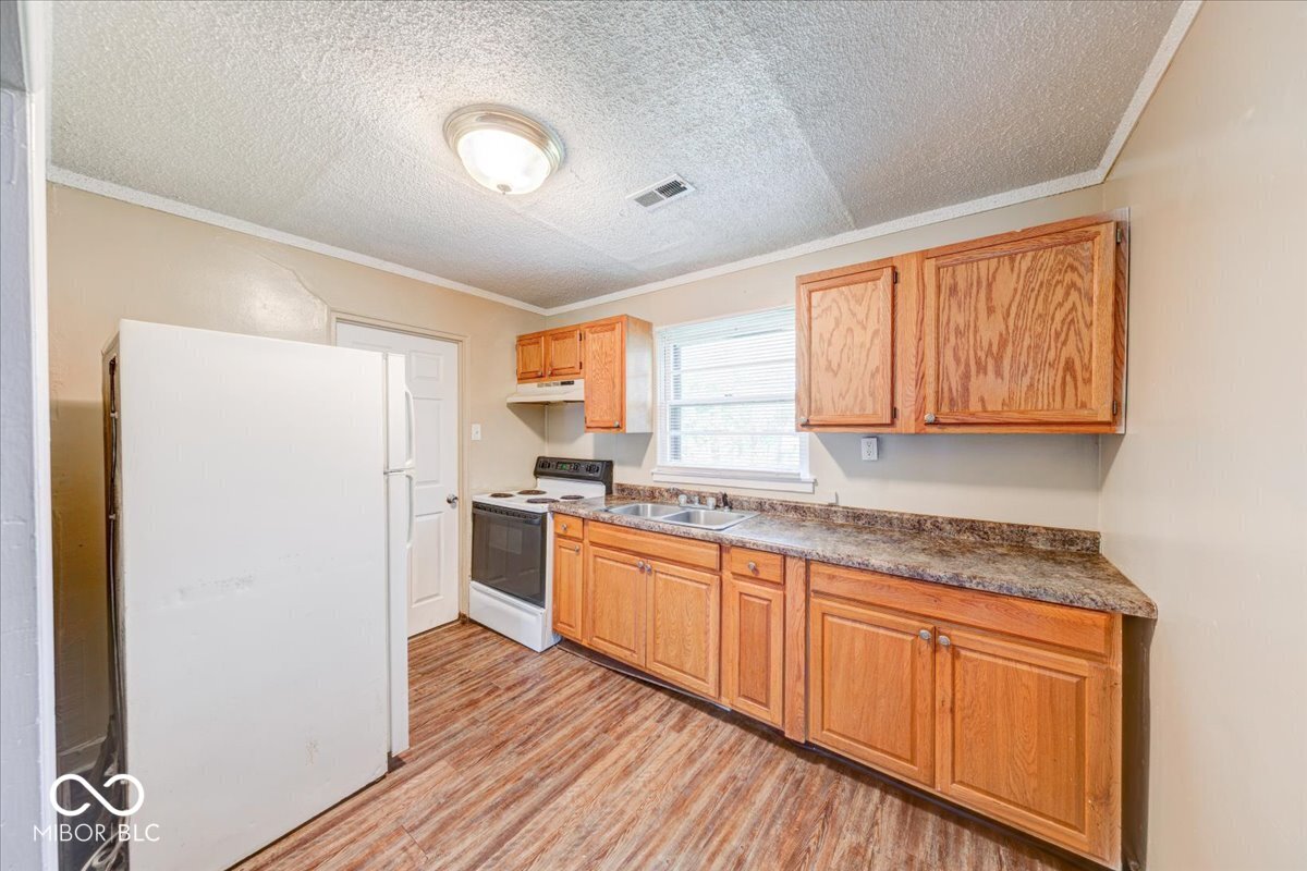6208 E 24th Street, Indianapolis, IN, 46219 photo 4 of 20