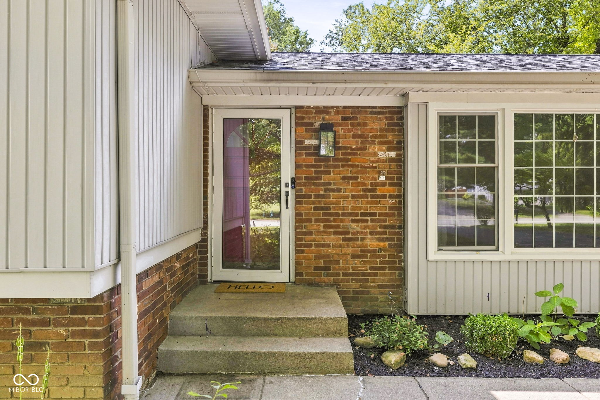 1113 Navajo Trail South Drive, Indianapolis, IN, 46260 photo 4 of 36