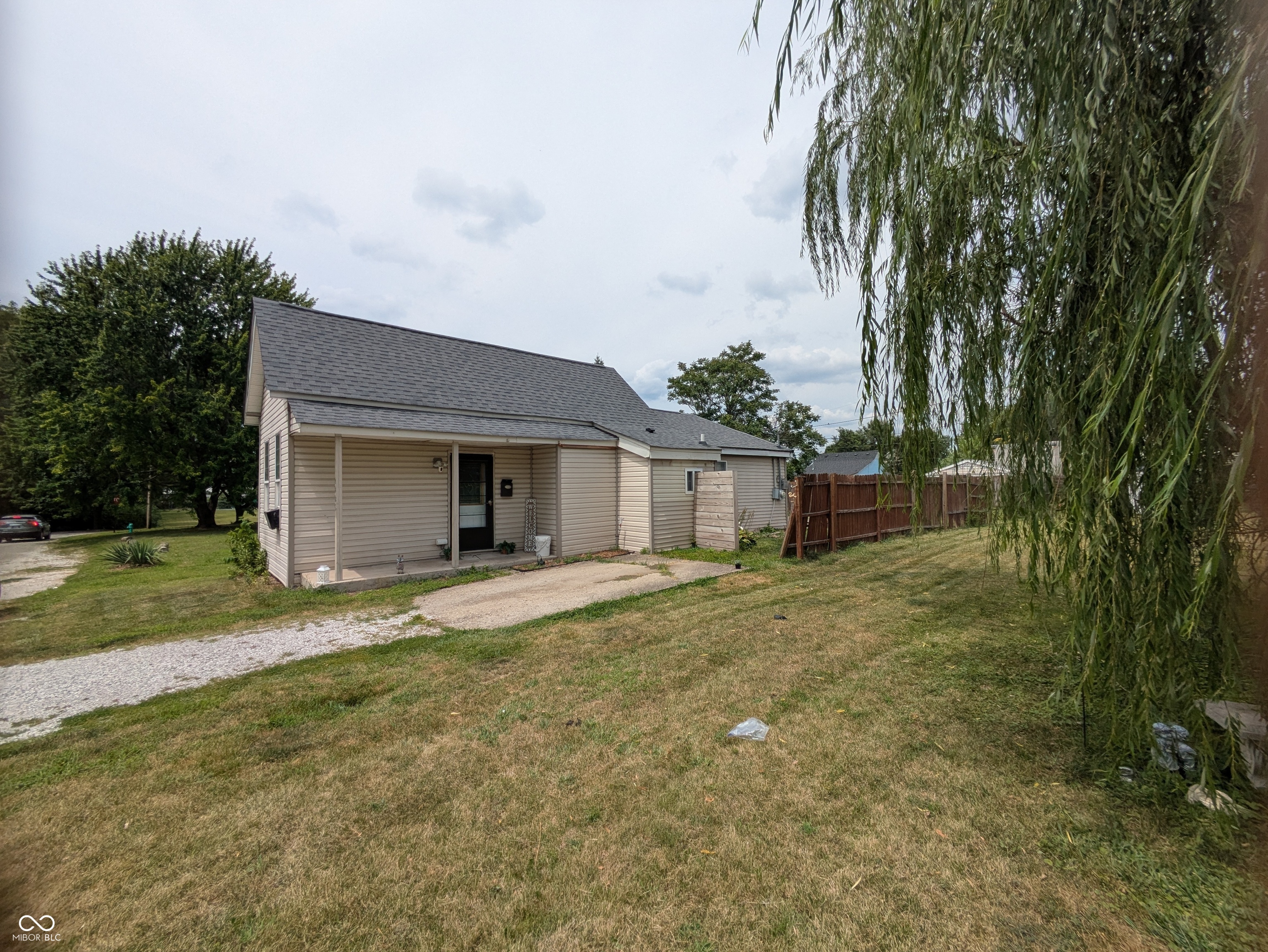 2226 Martha Street, Indianapolis, IN, 46221 photo 4 of 21
