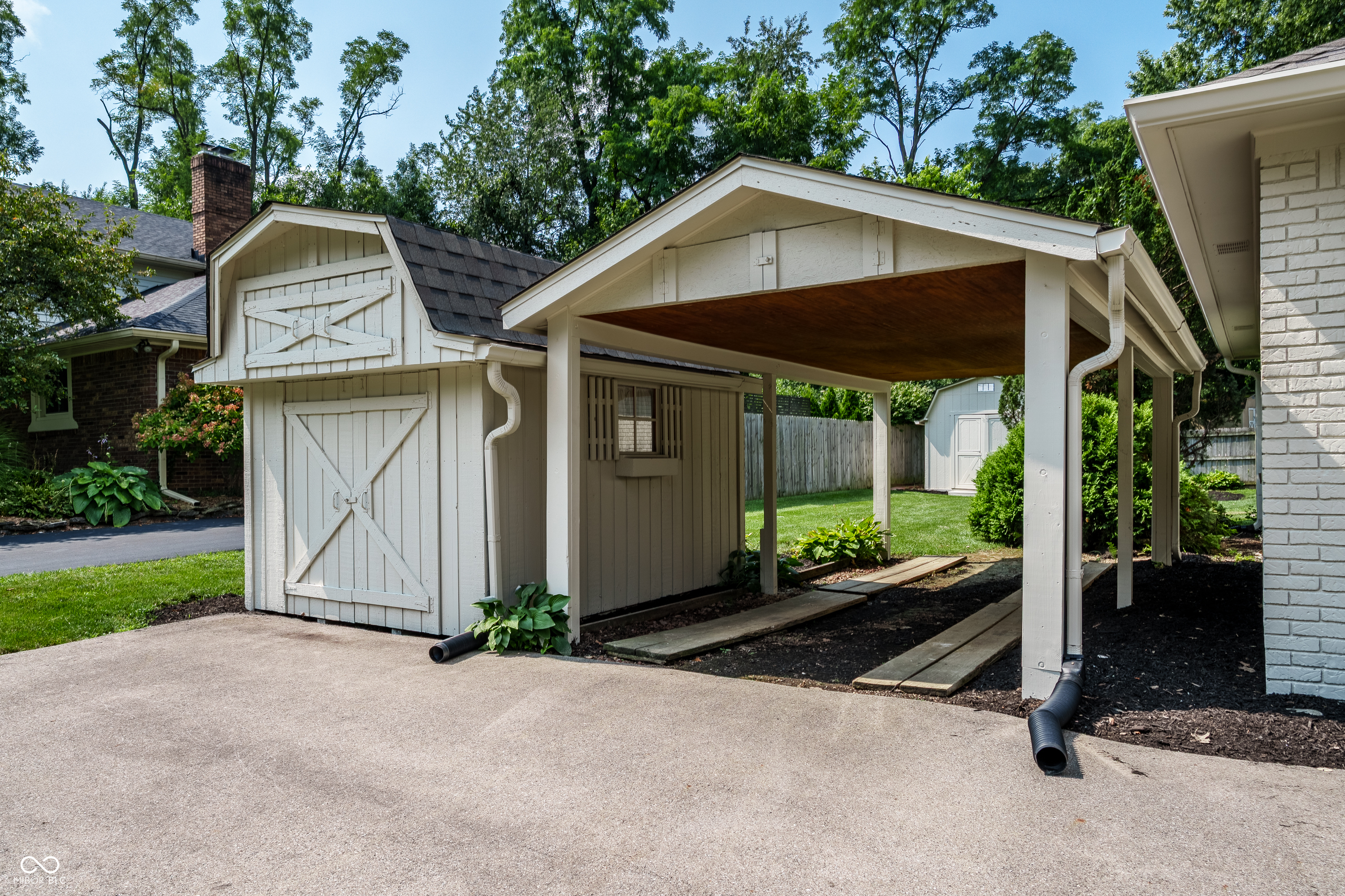 3419 E 69th Street, Indianapolis, IN, 46220 photo 4 of 46