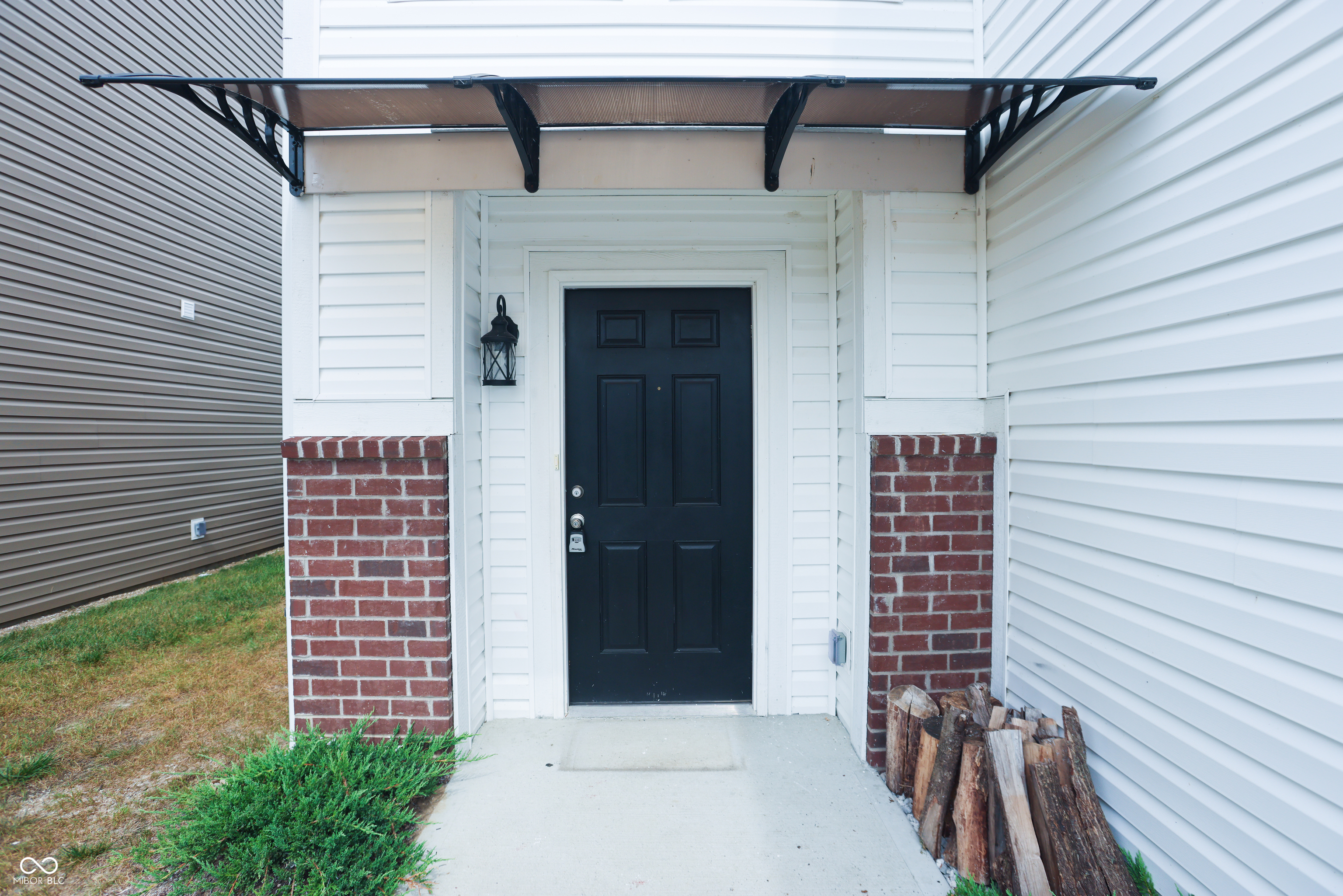 950 Amesbury Court, Indianapolis, IN, 46217 photo 4 of 50