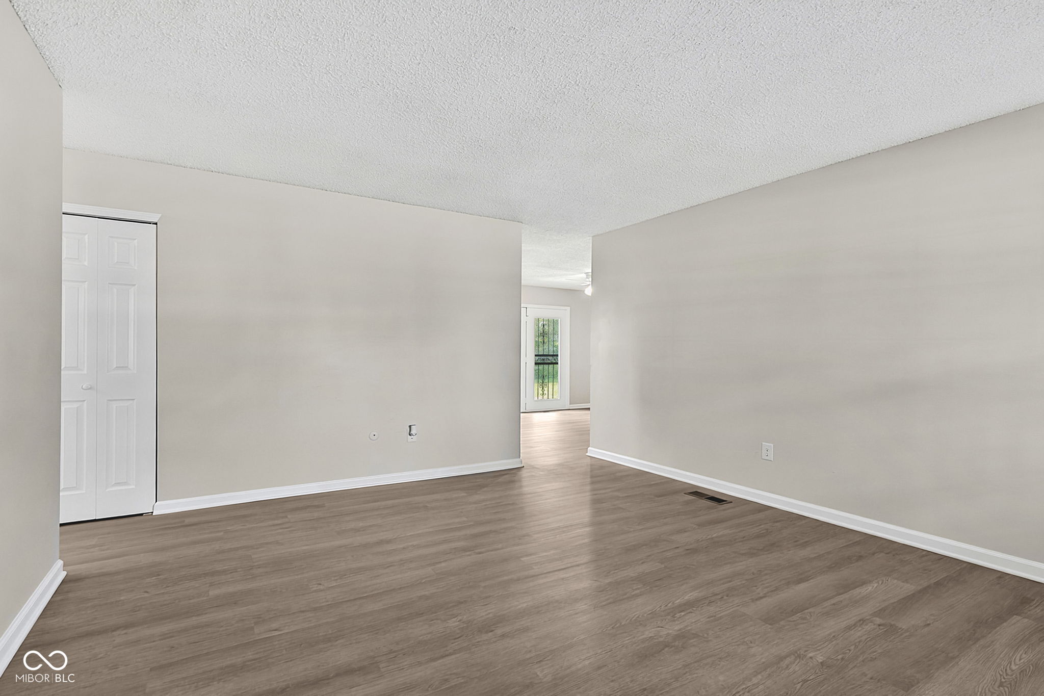 9419 Pepperidge Drive, Indianapolis, IN, 46235 photo 4 of 19