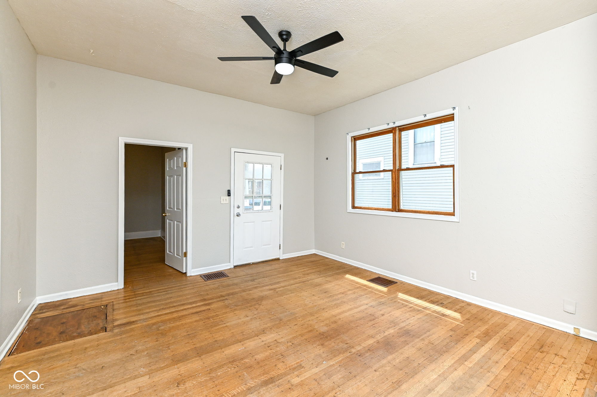 1112 N Parker Avenue, Indianapolis, IN, 46201 photo 4 of 67