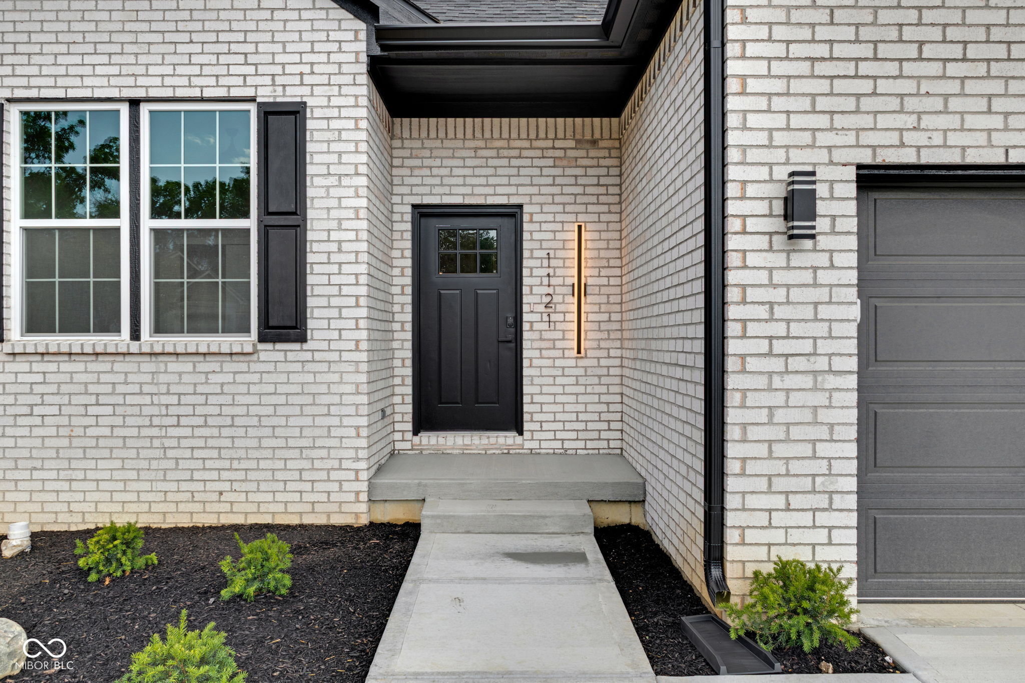 1121 Brookside Court, Avon, IN, 46123 photo 4 of 82