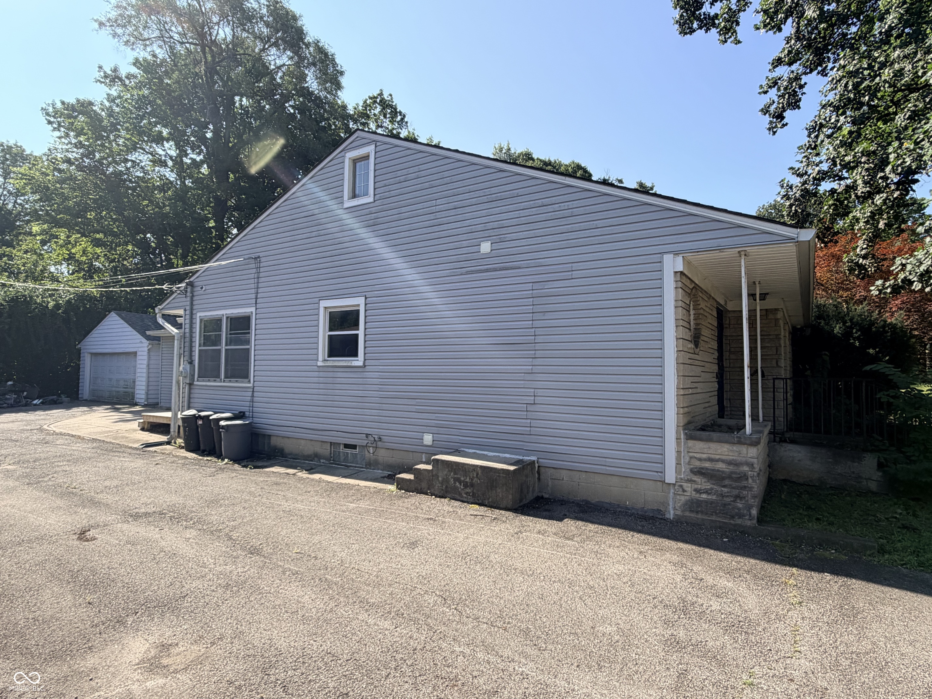 5917 Carrollton Avenue, Indianapolis, IN, 46220 photo 4 of 37