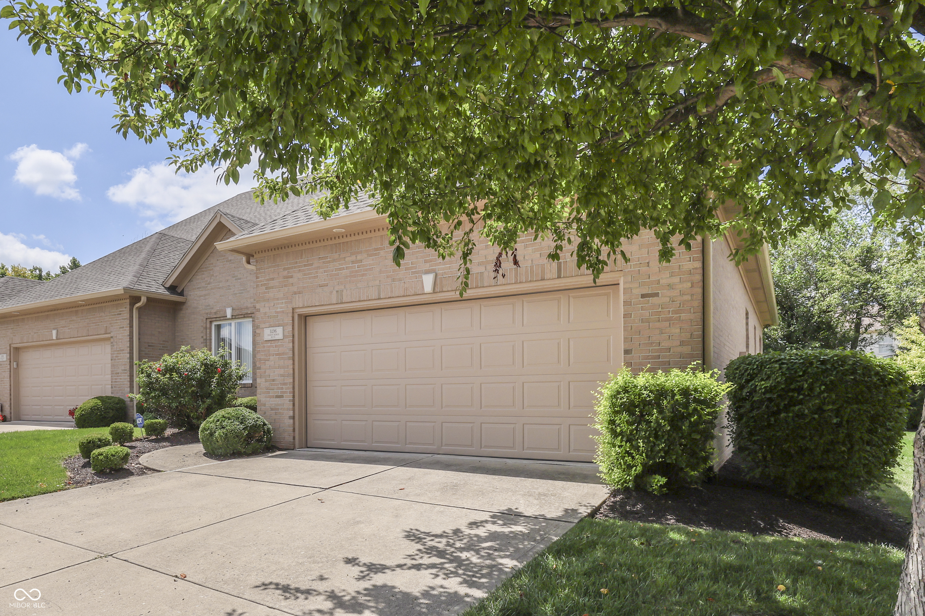 1496 Heron Ridge Boulevard, Greenwood, IN, 46143 photo 4 of 38