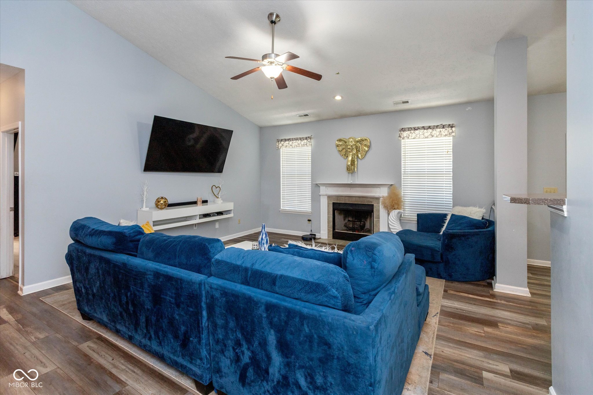 1322 Landsbrook Drive, Indianapolis, IN, 46260 photo 4 of 20