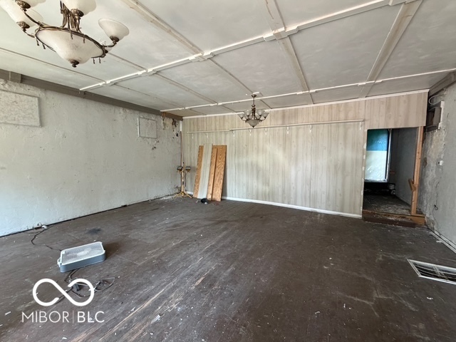 809 6th Street, Bedford, IN, 47421 photo 4 of 11