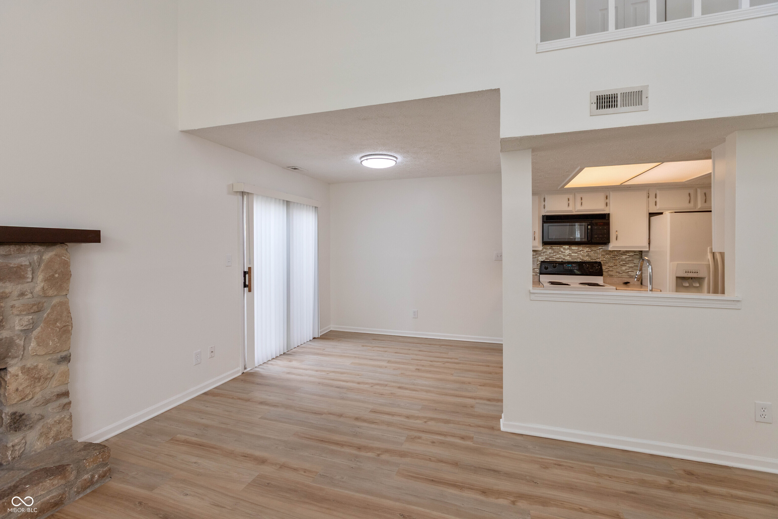 6426 Bayside South Drive, Indianapolis, IN, 46250 photo 4 of 24